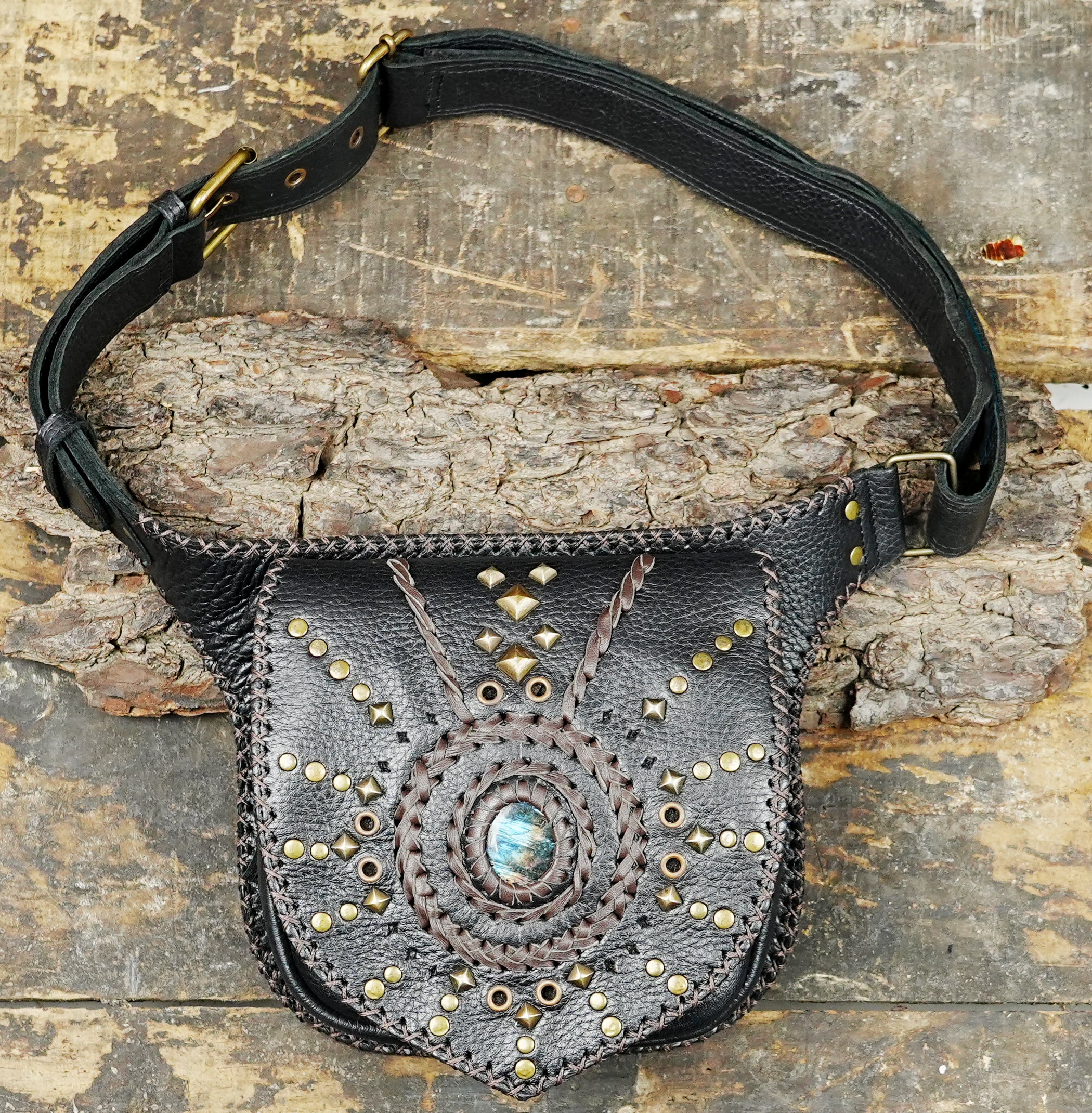 Utility Waist Belt Pouch – Spacious compartment to keep essentials like phone, wallet, and keys secure and hands-free.