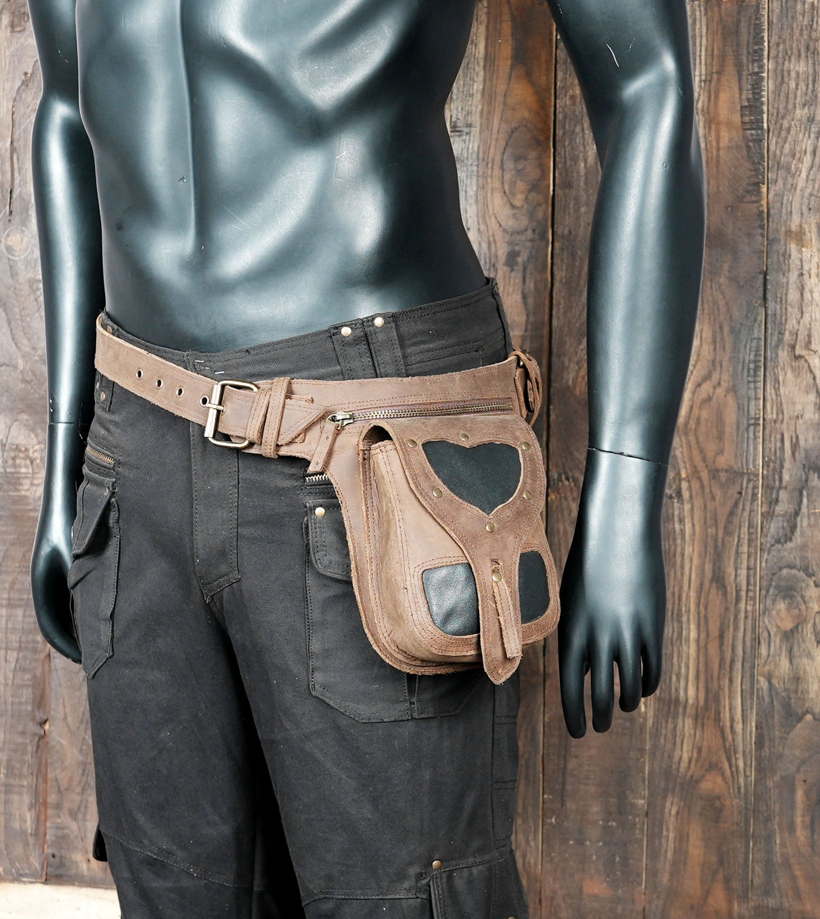 Durable stitching & strong hardware for long-lasting use