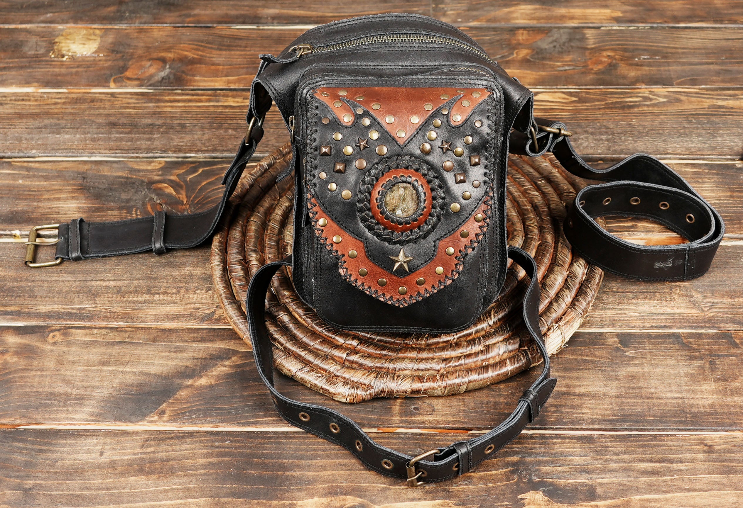 Adjustable Leather Thigh Belt – Handmade Utility Pouch