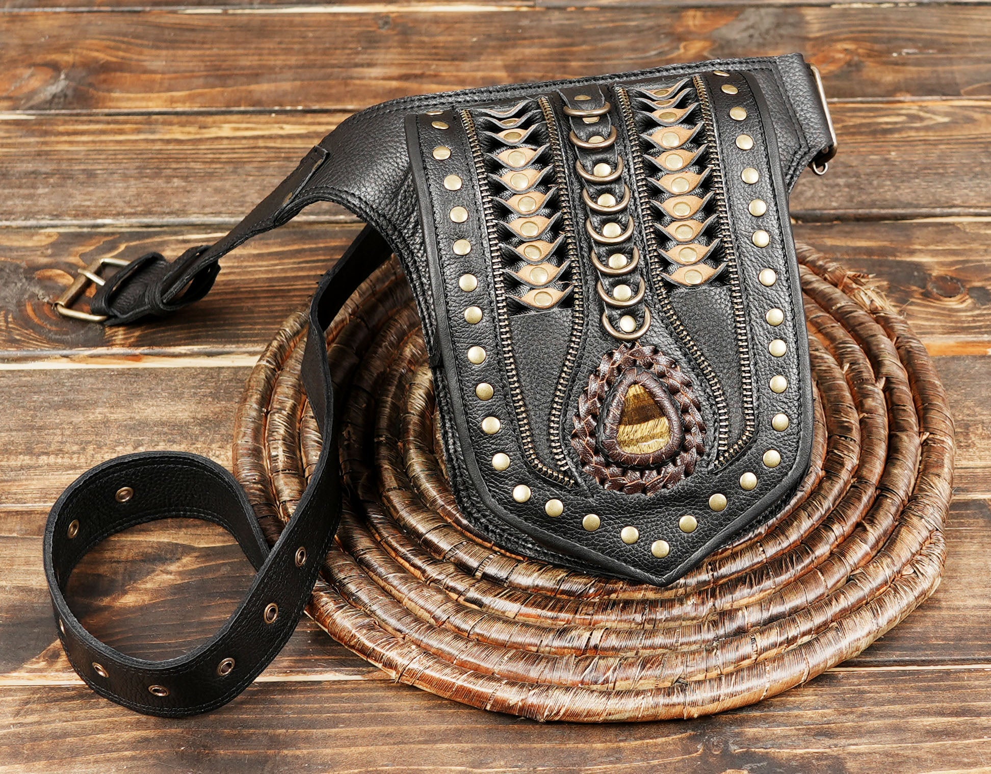 Handmade Leather Waist Belt with Gemstone Centerpiece || Boho Leather Waist Belt with Multi Pocket Design (LT-AB-WB-6180)