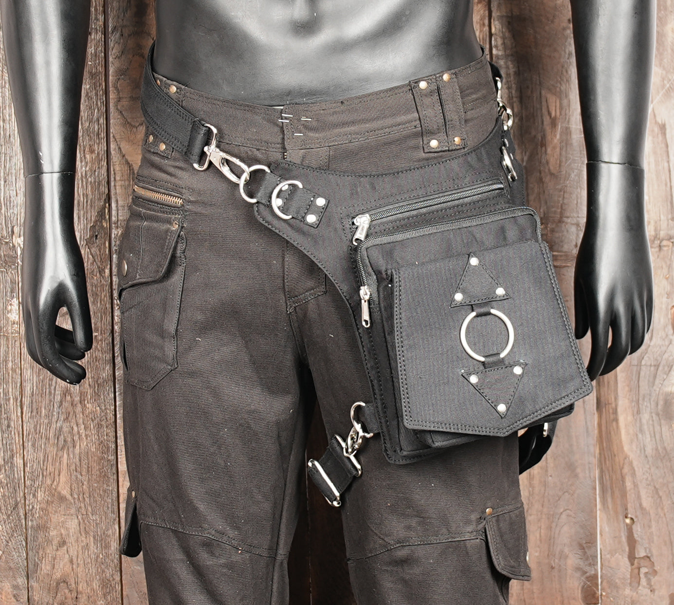 Cotton utility hip and thigh bag for travel and outdoor use