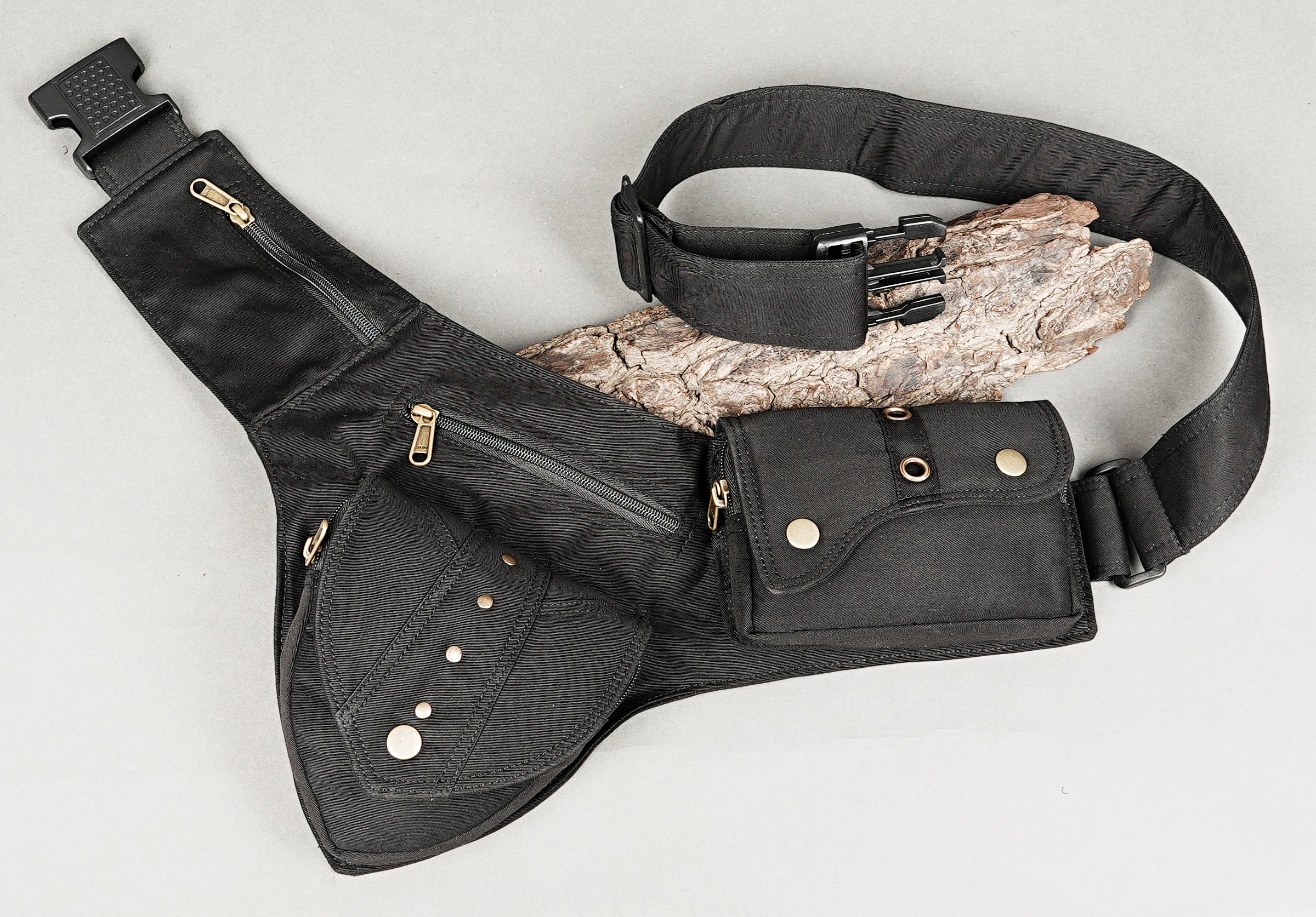 heavy-duty hip pouch for essentials like phone and wallet