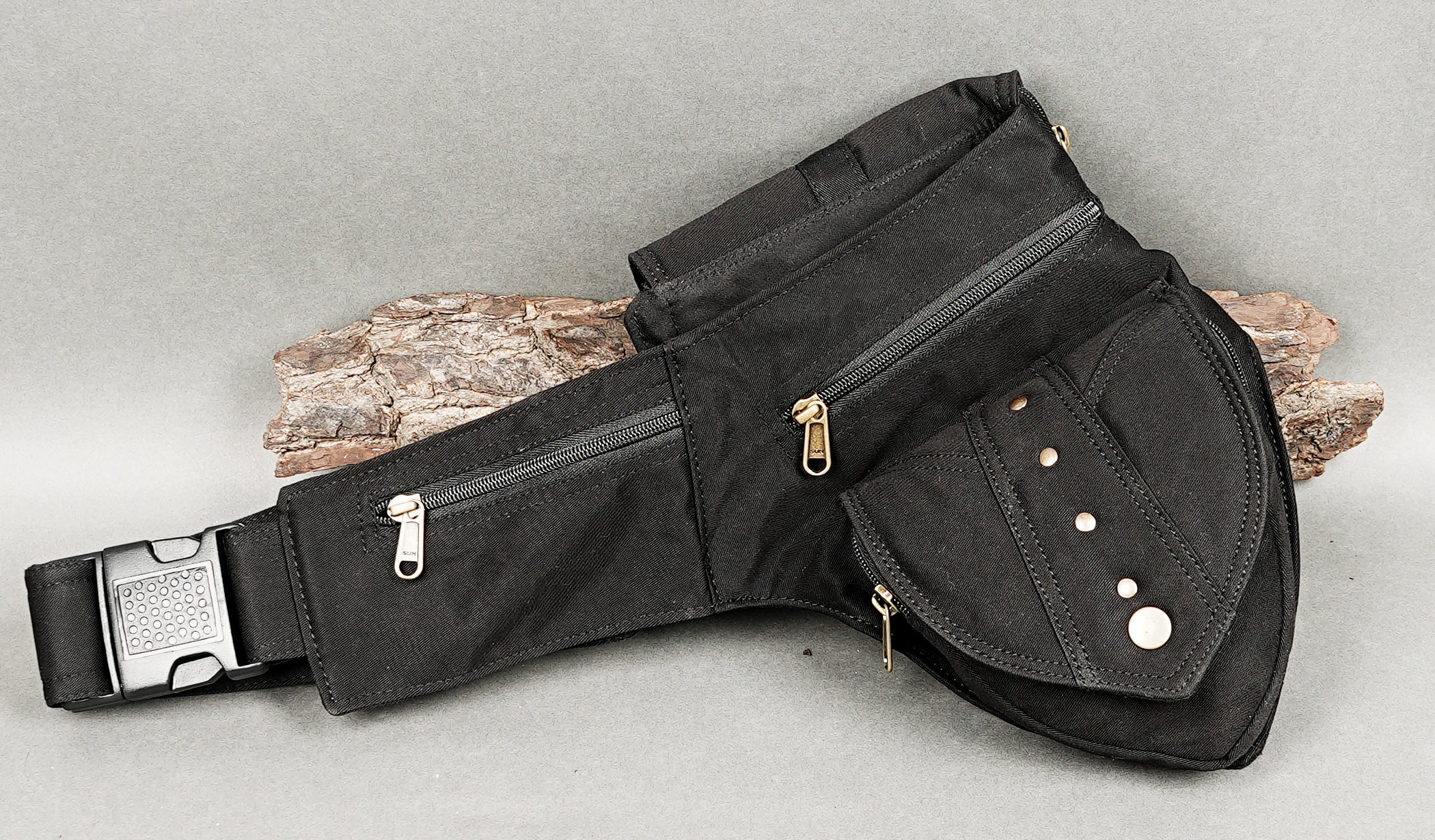 multifunctional travel belt pouch for men and women