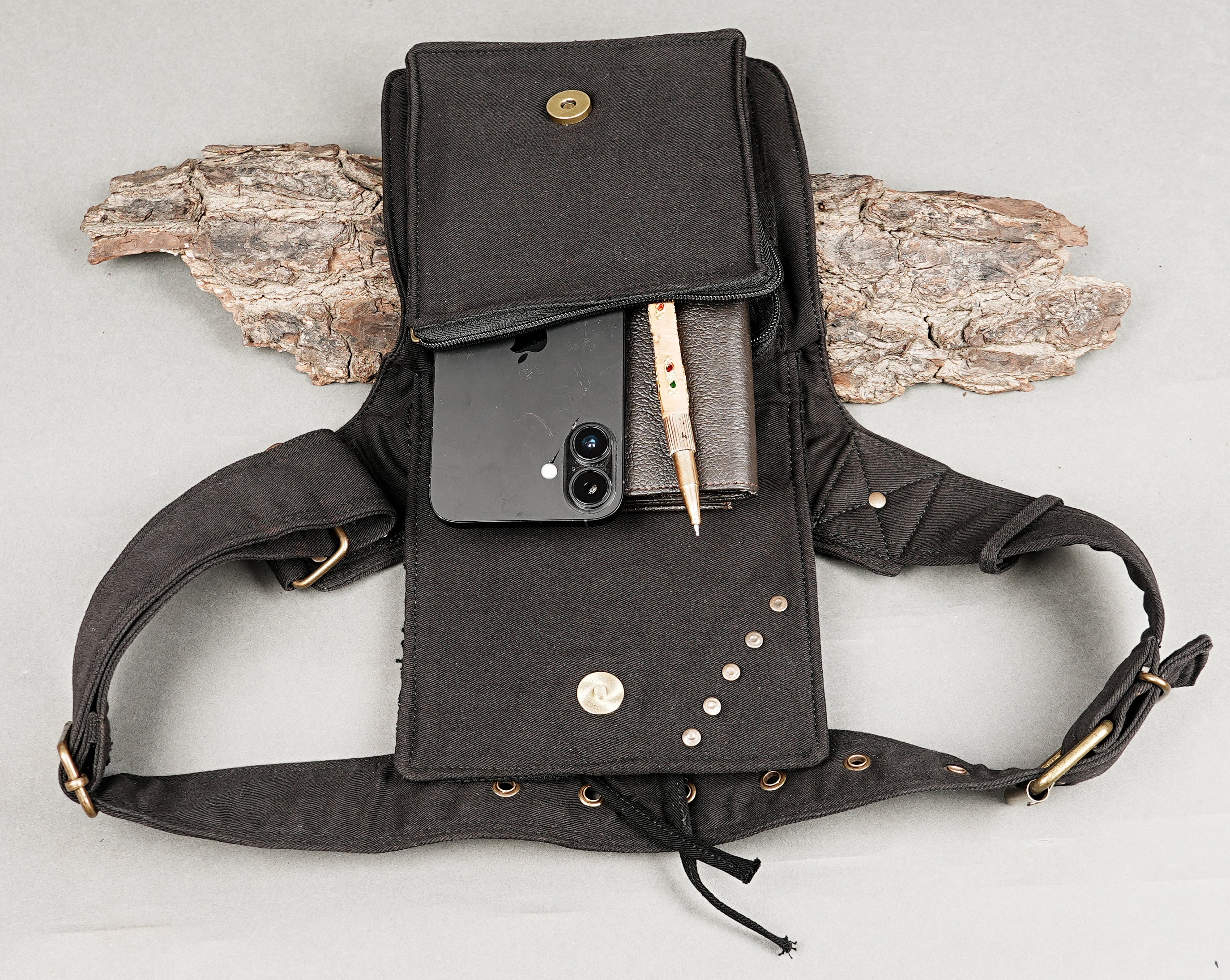 Festival pocket belt featuring brass D-ring accents