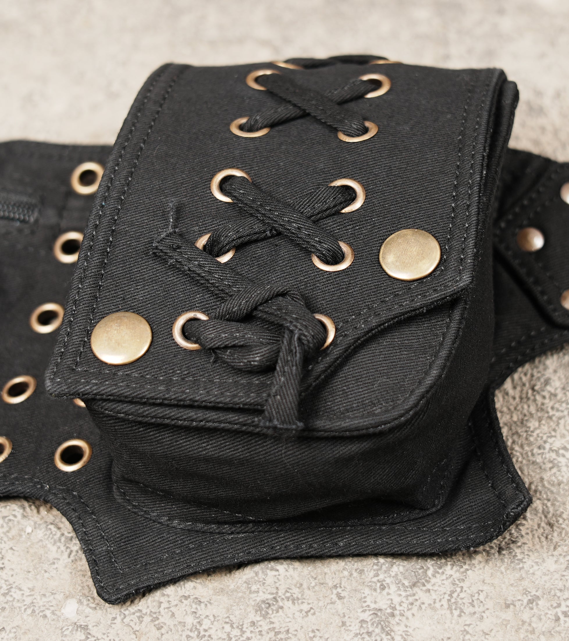 Gothic utility waist belt with zip pocket and cargo pouch design
