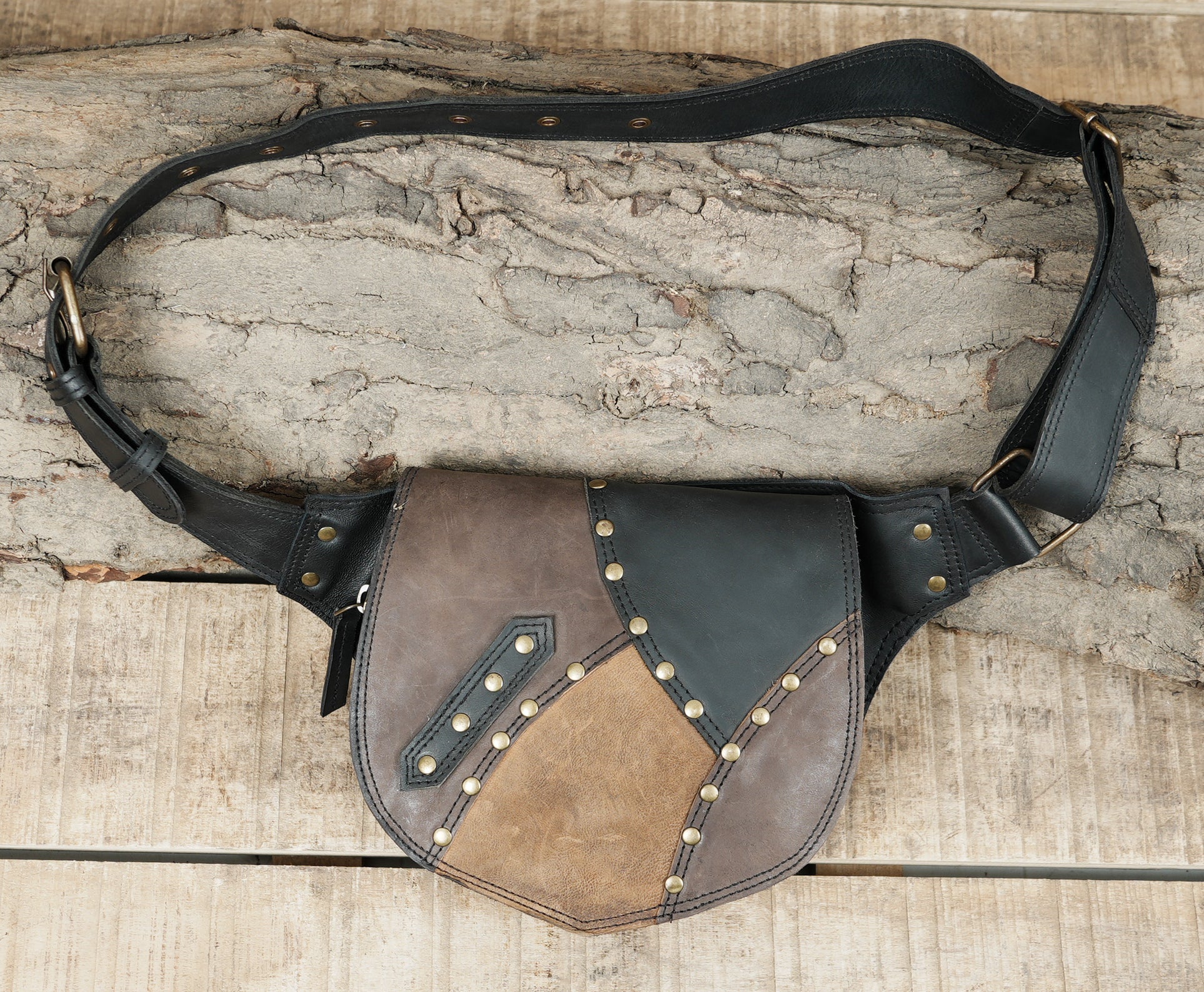 Premium Handmade Leather Waist Belt with Gemstone Pouch || Handmade Leather Festival Belt with Drawstring Pouch  (LT-AB-WB-6054)