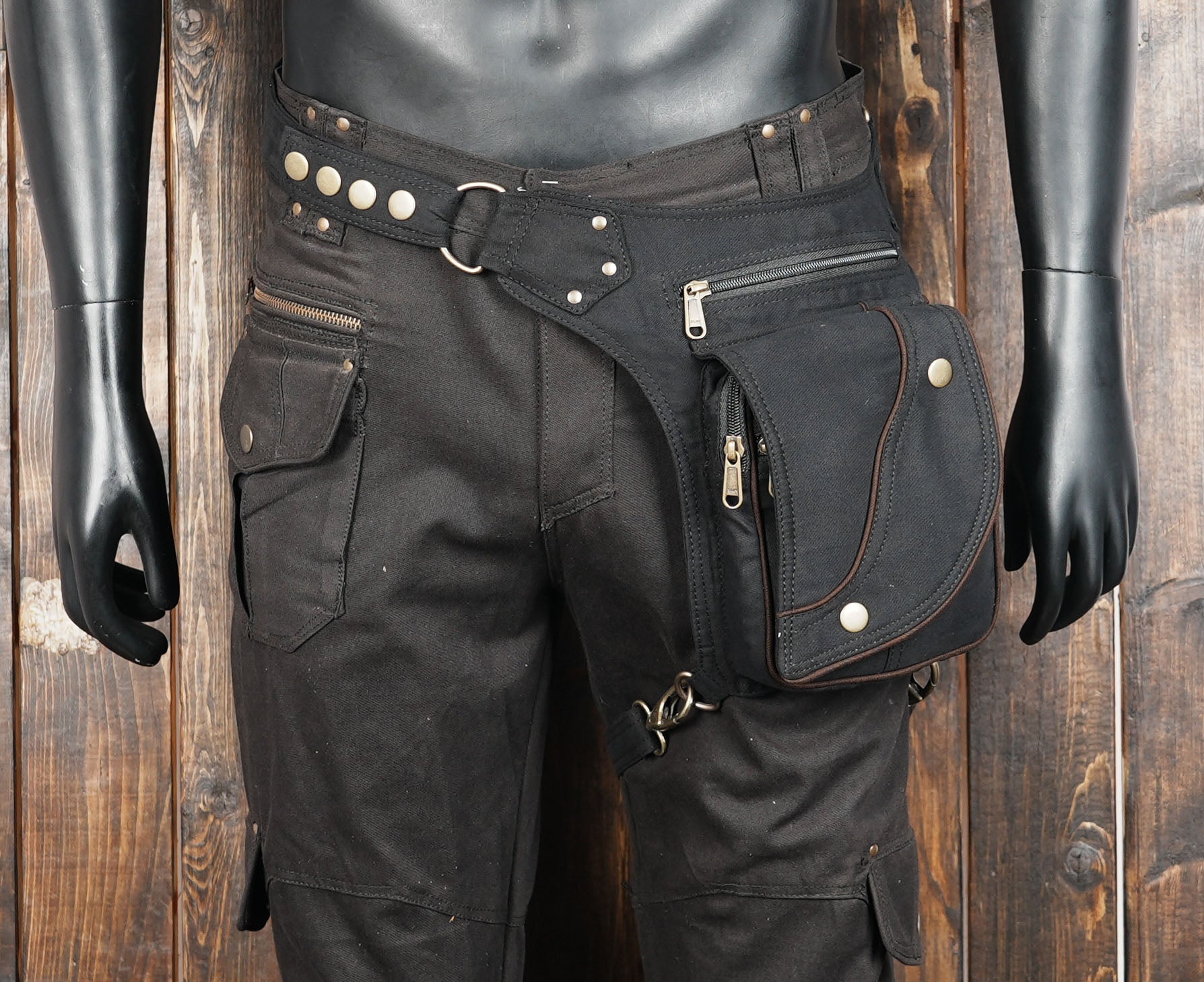 Canvas and leather thigh belt bag with metal snaps
