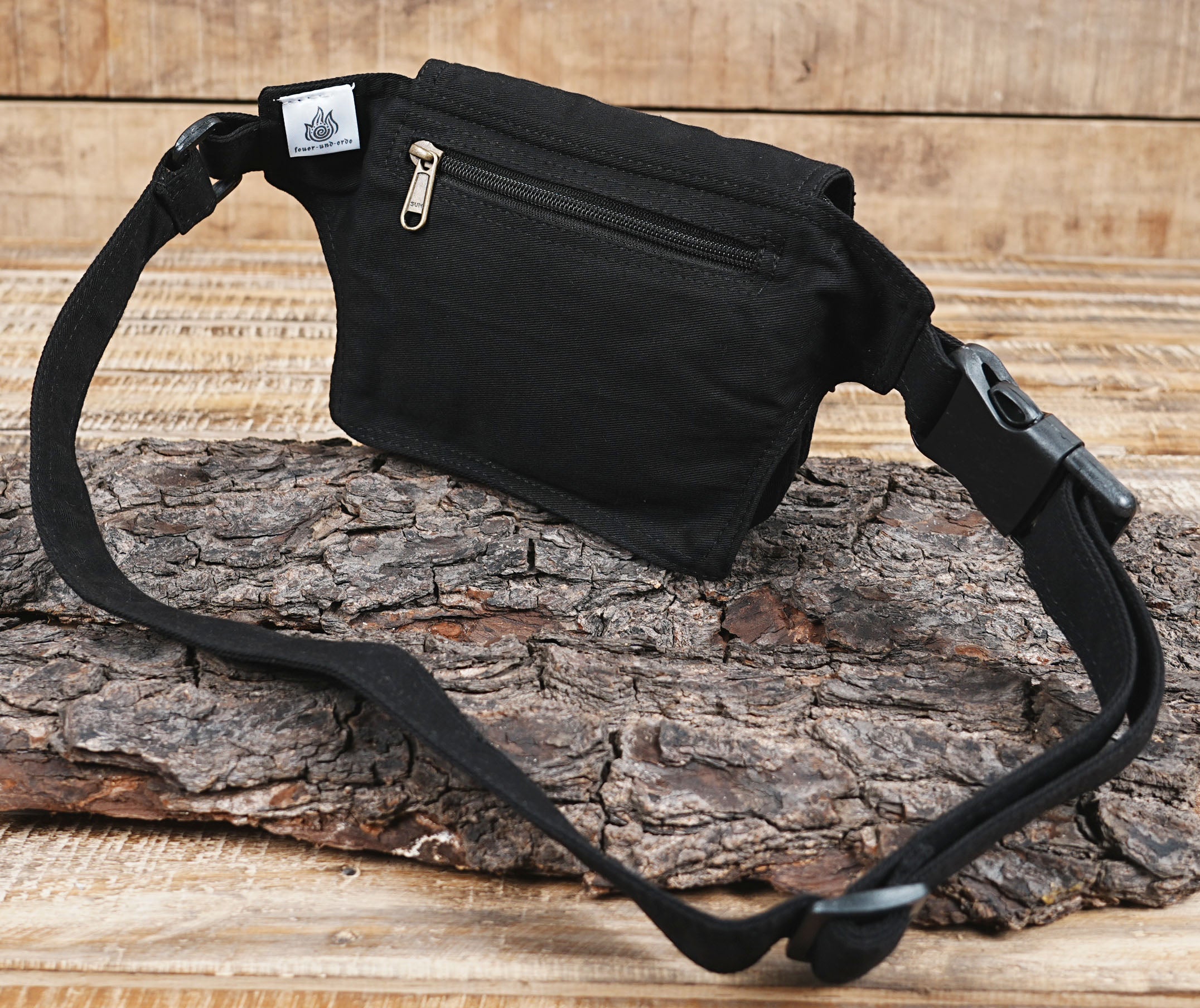 Versatile hands-free organizer belt with a main cargo pouch in black.