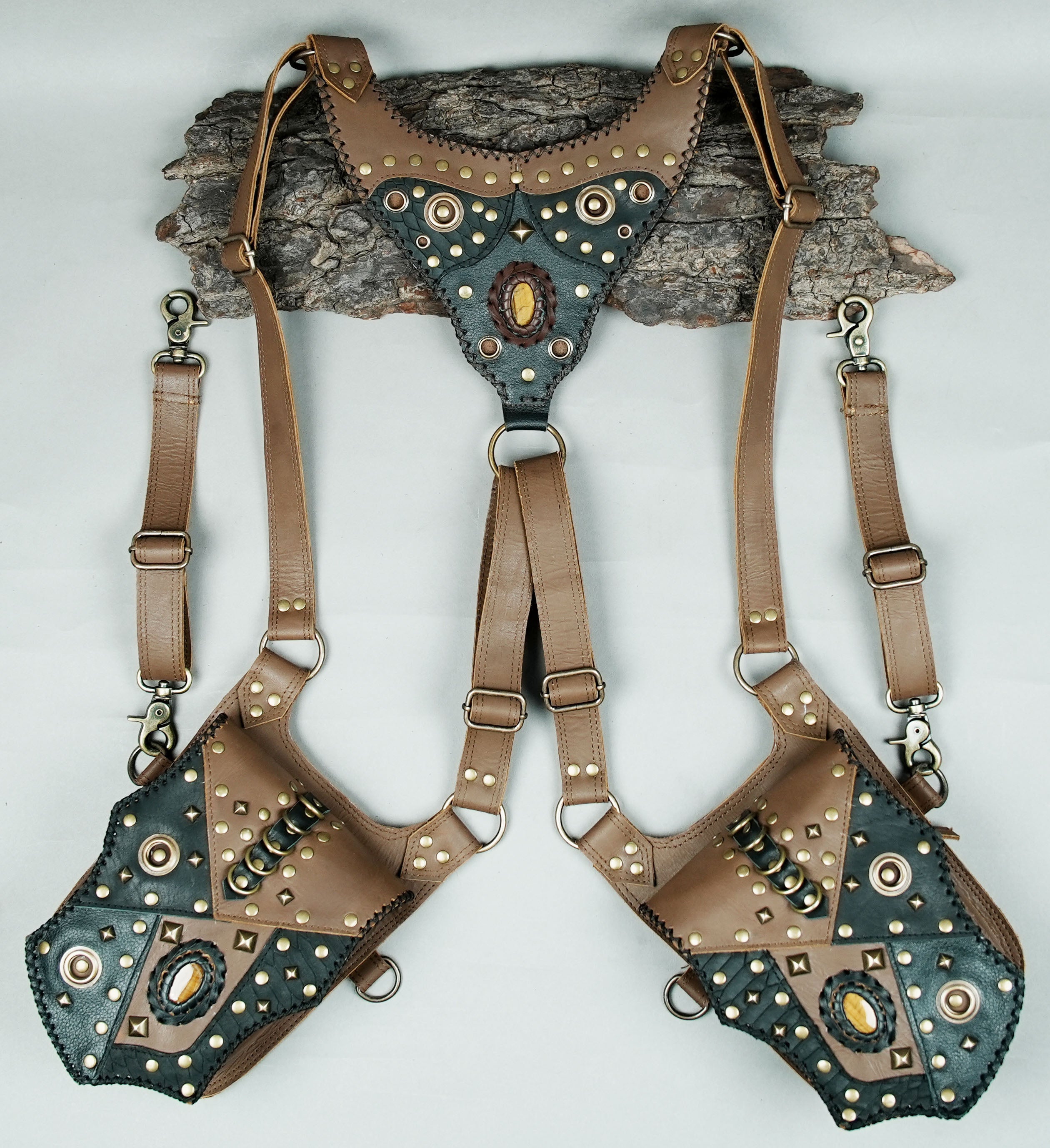 Handmade Leather Holster Bag with Dual Pouches || Bohemian Inspired Leather Holster Rig (LT-AB-HLS-6065)