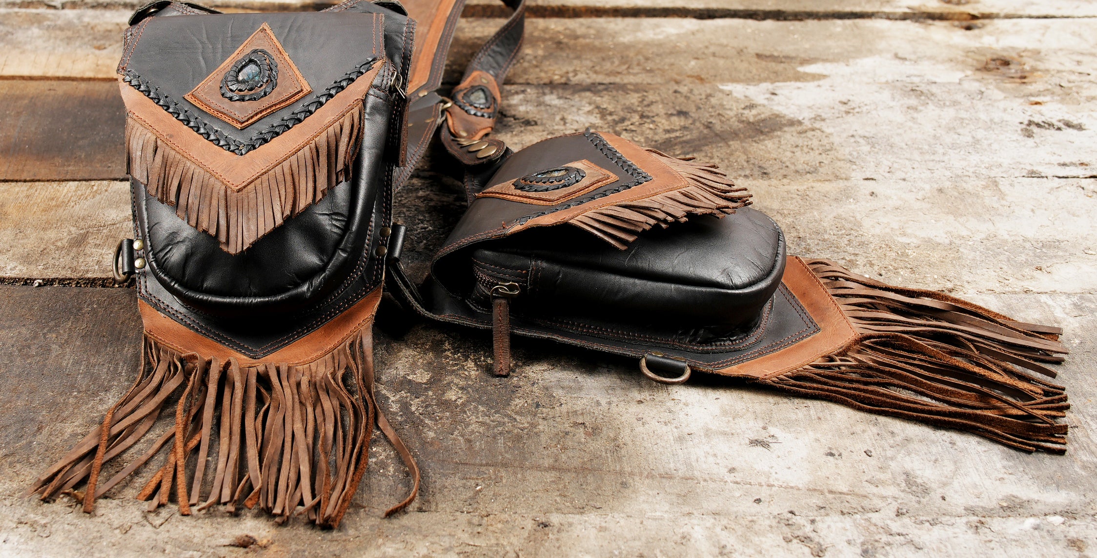 Adjustable leather holster rig with fringe panels