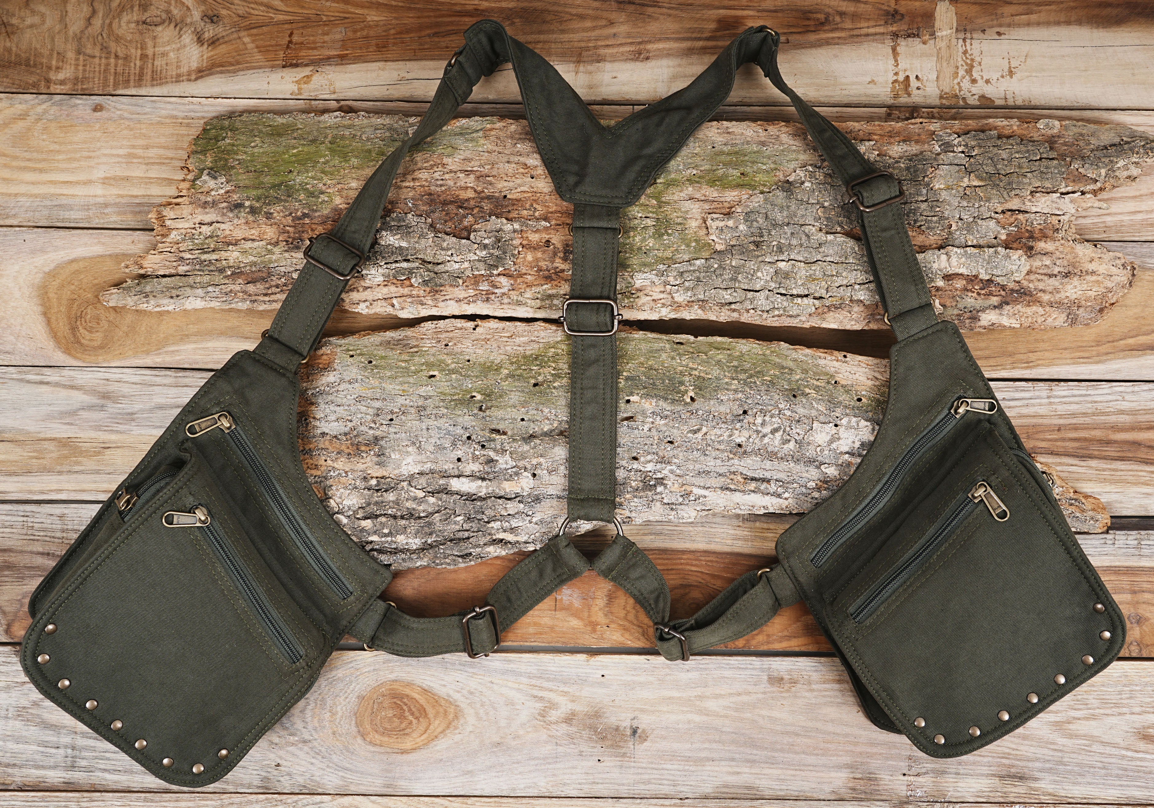 Adjustable dual pocket harness for festivals and travel