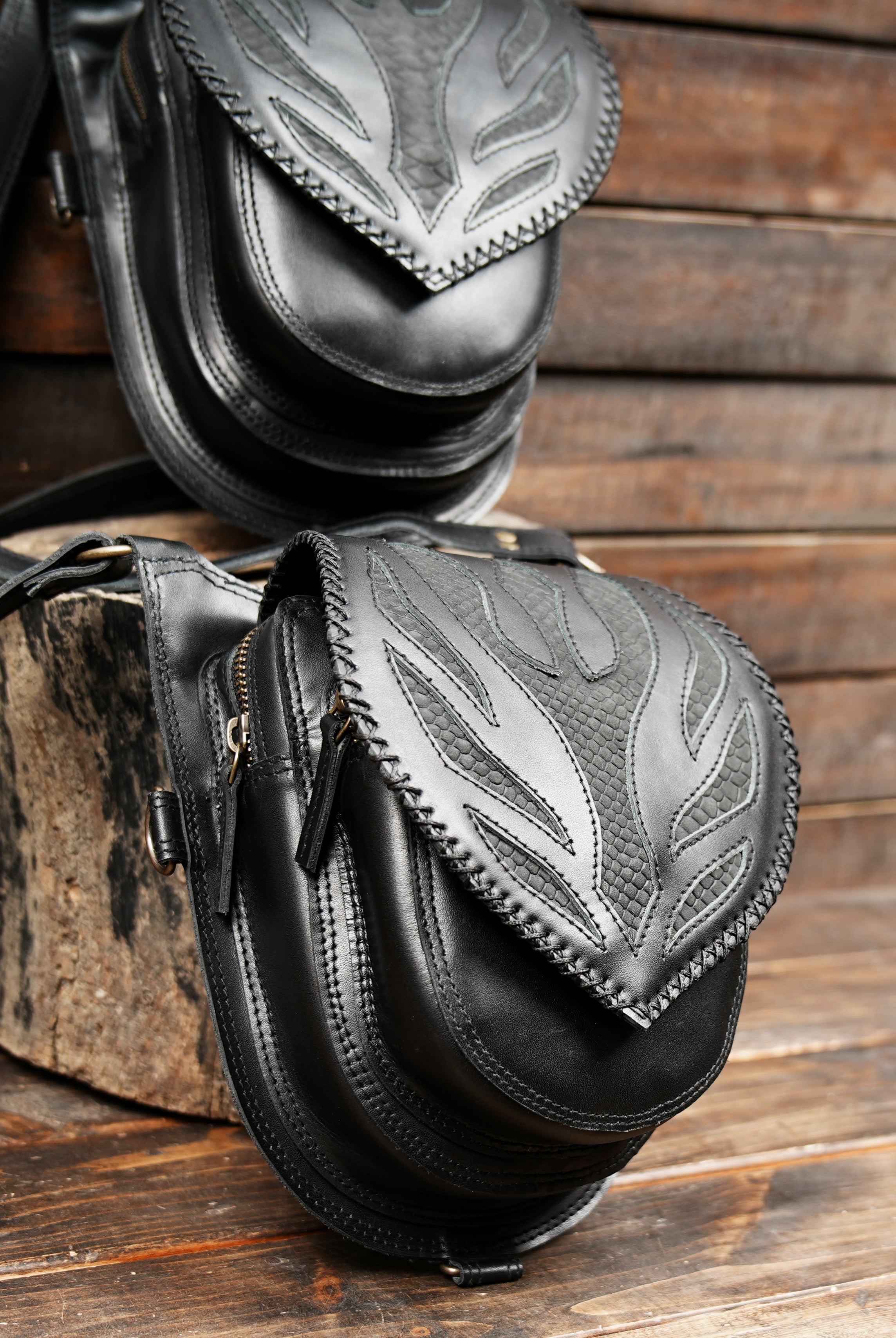 Unisex leather shoulder holster harness