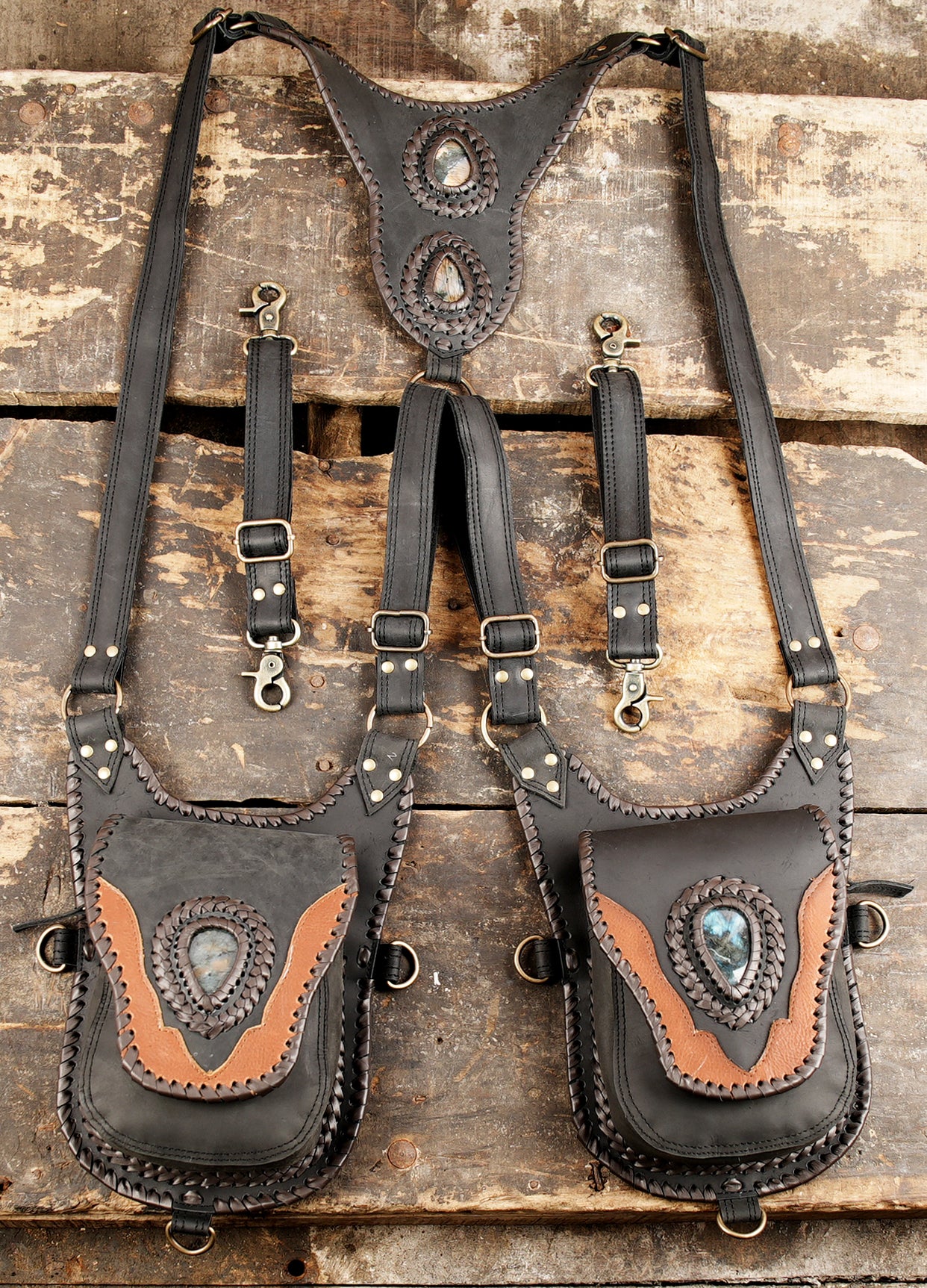 Festival leather holster with dual functional pockets
