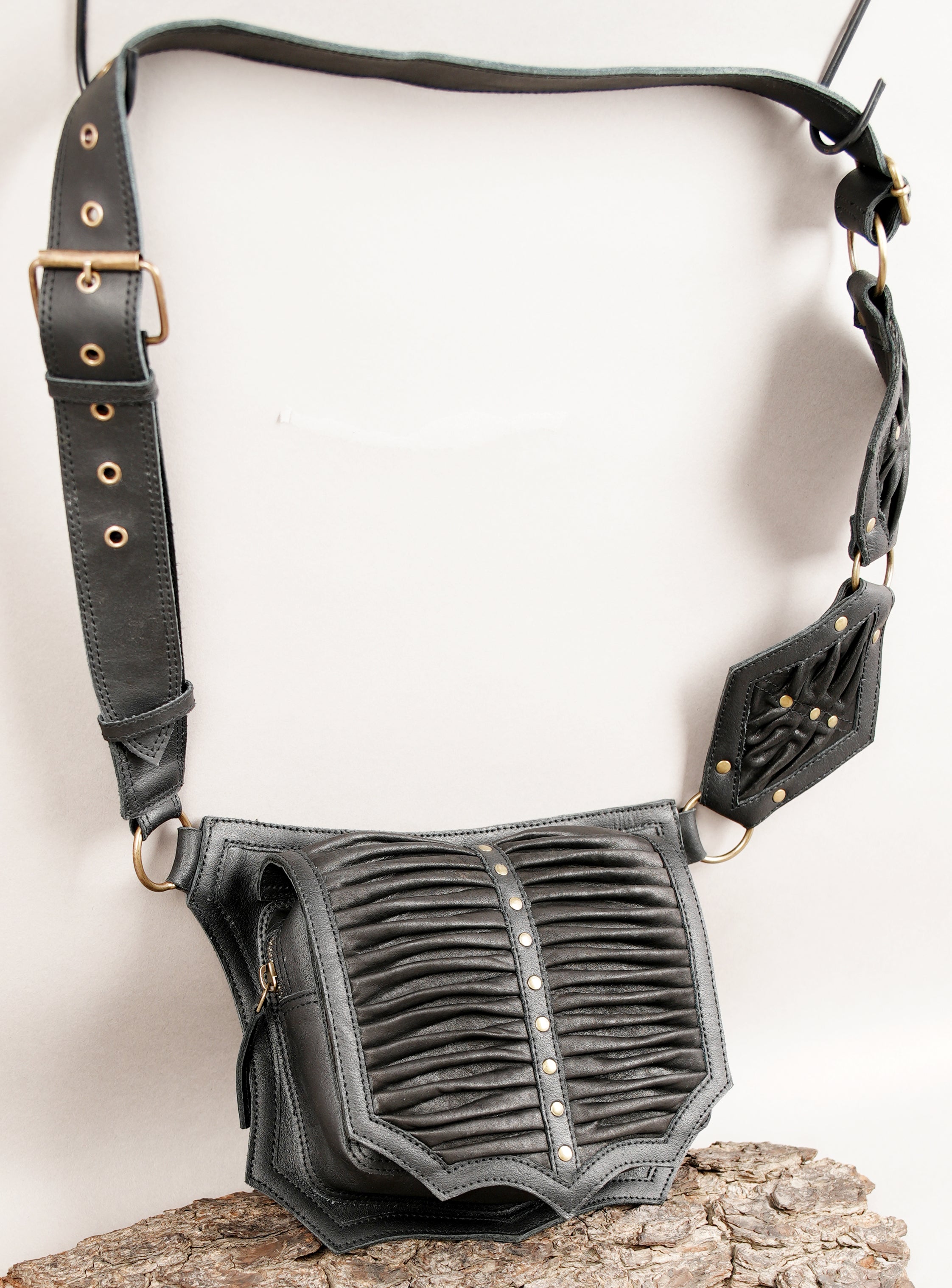 Leather waist belt with clean design and functional pouch