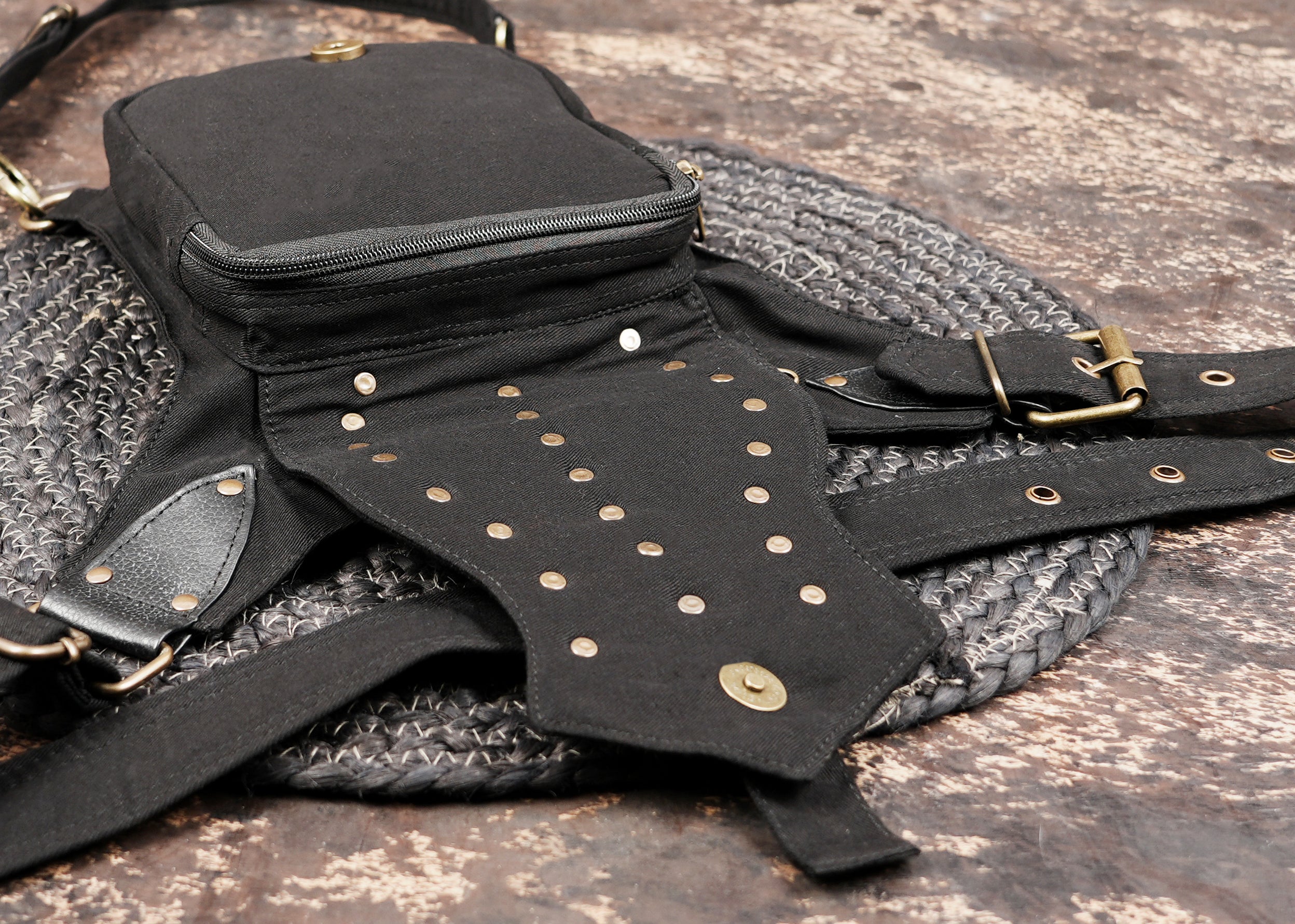 Outdoor utility organizer bag with antique brass hardware