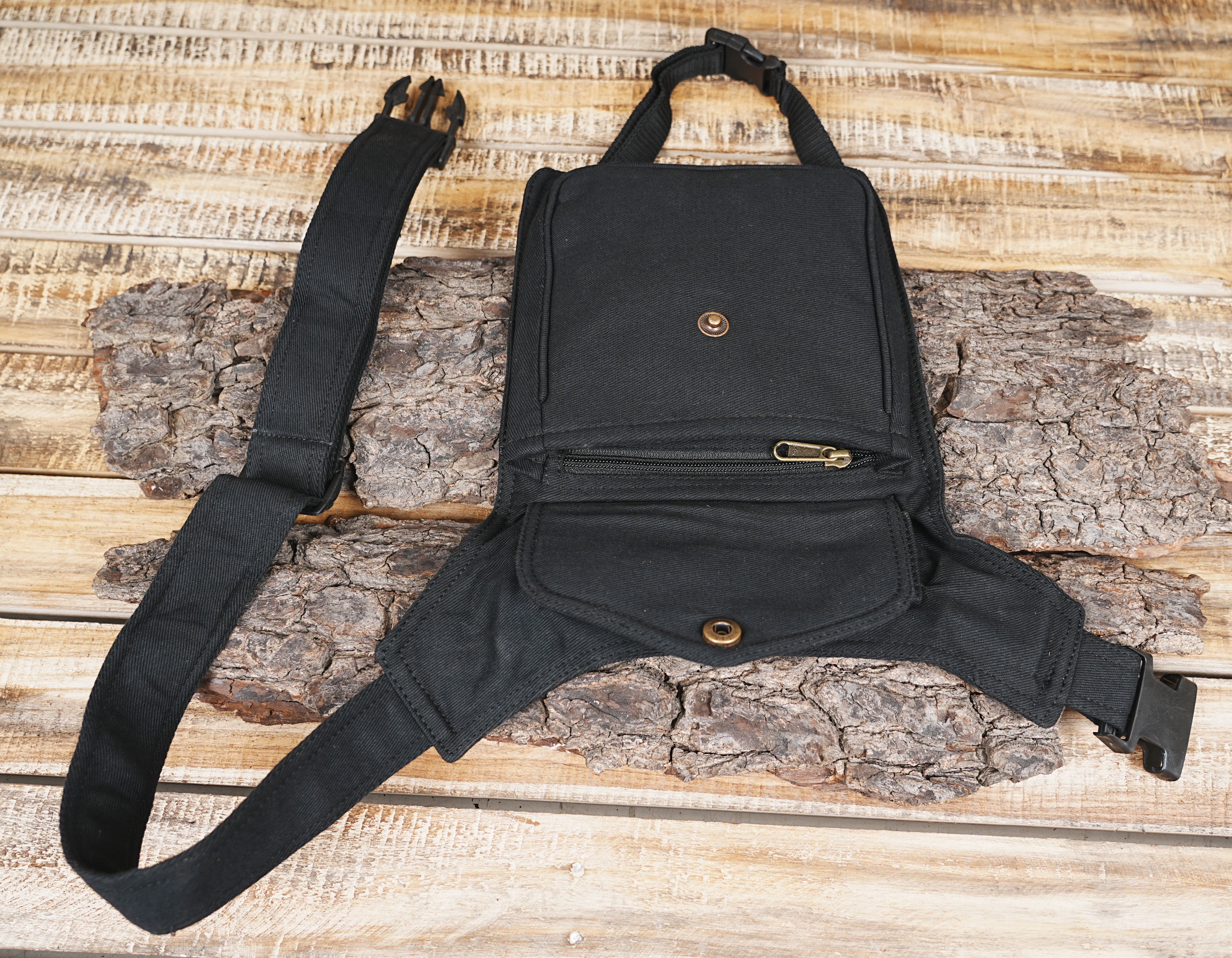 Hands free hip bag for hiking and festivals