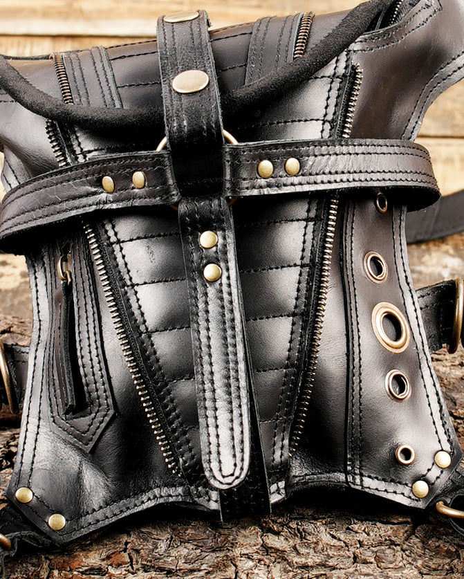 Adjustable leather thigh belt for travel and cosplay