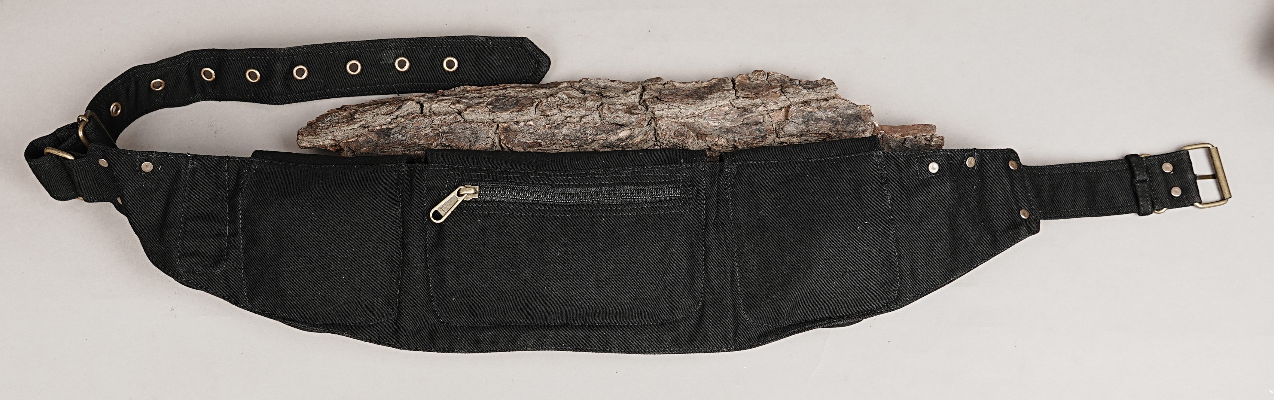 Men's or women's canvas hip belt with three secure pockets and a heavy-duty metal clasp.