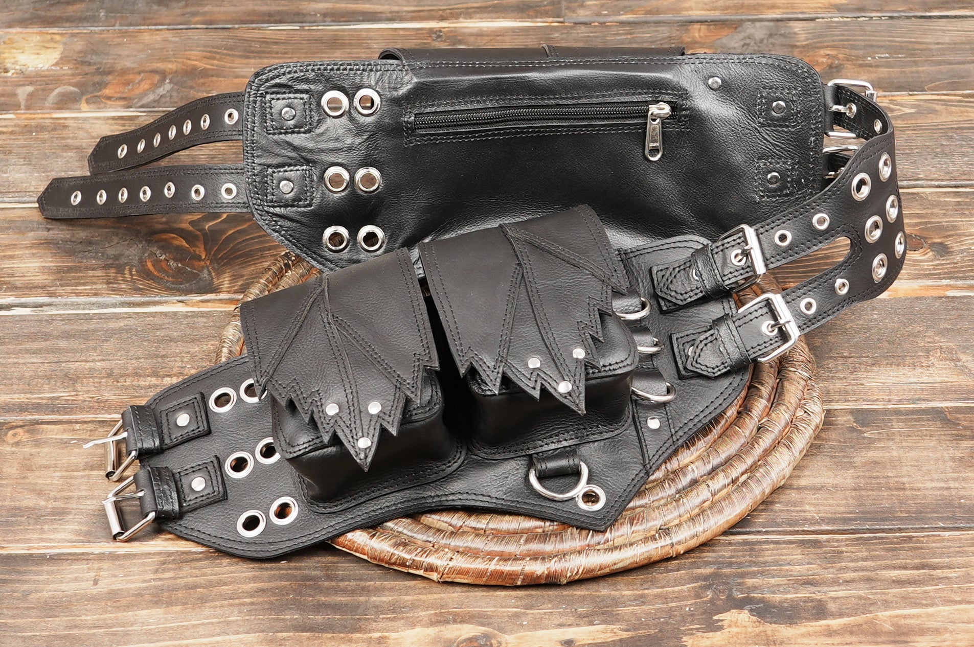 Fashion leather waist belt with edgy street style