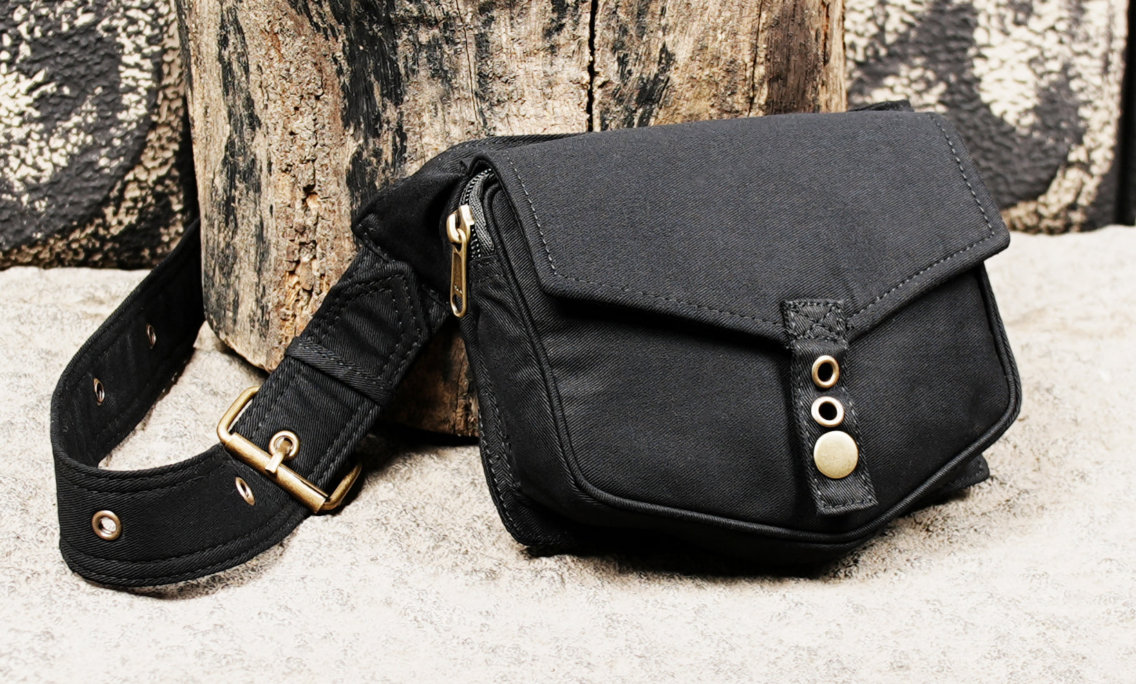 Cotton waist pack with minimalist utility design