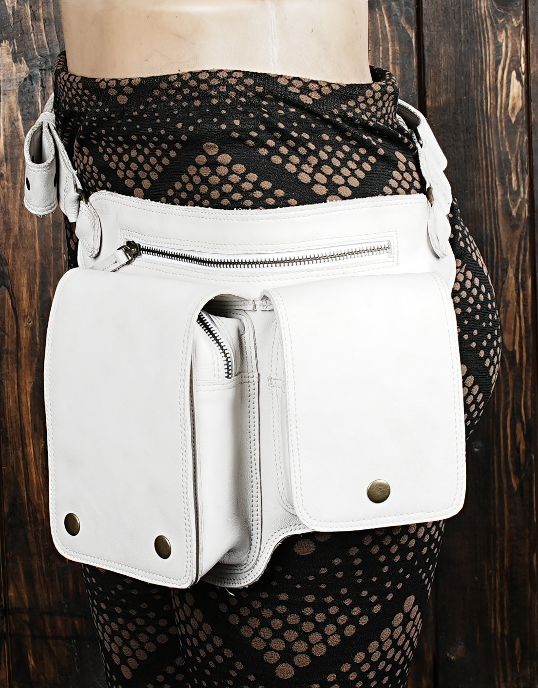 Unisex leather hip pouch for outdoor or city wear