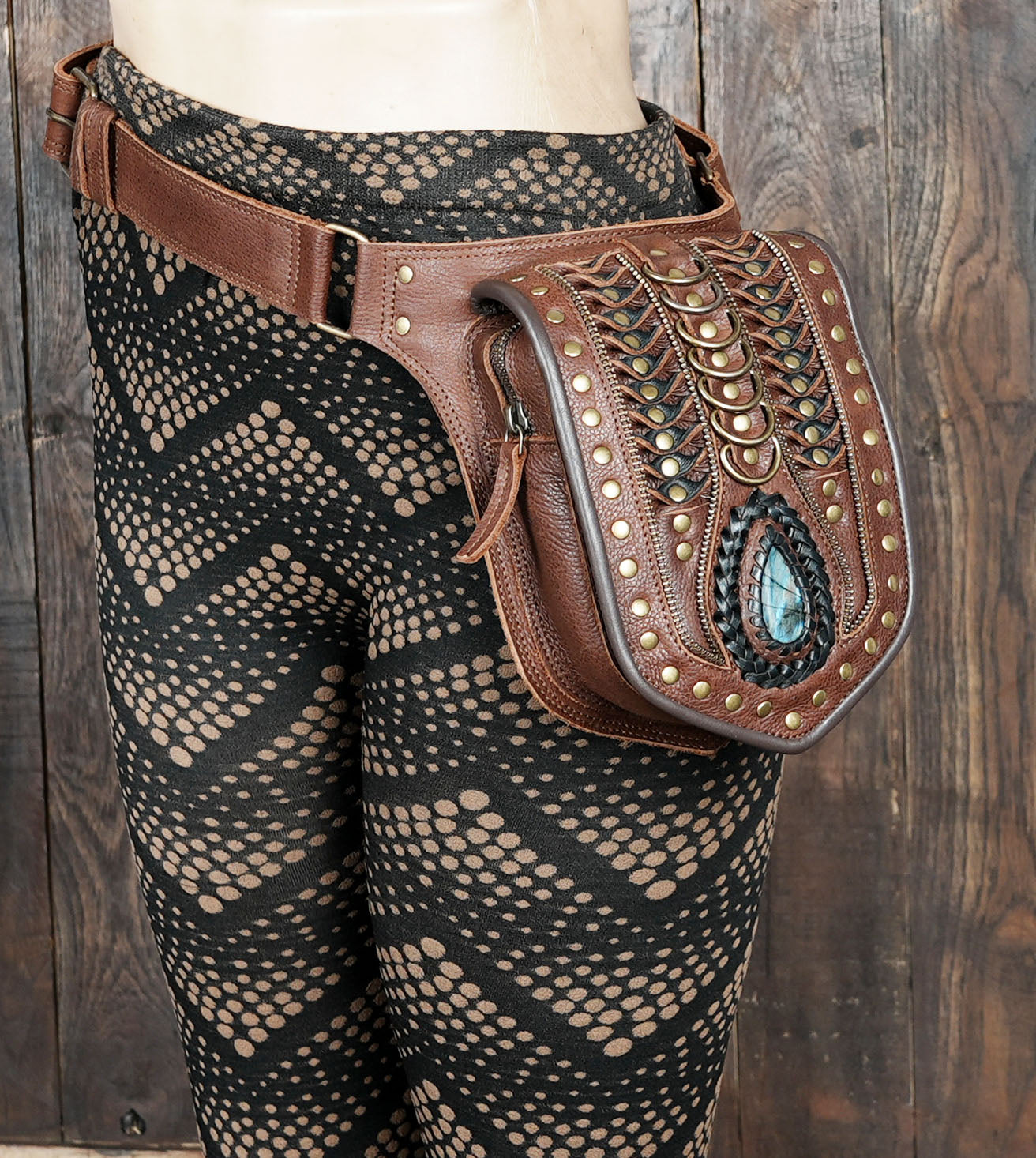 Handmade Leather Waist Belt with Gemstone Centerpiece || Boho Leather Waist Belt with Multi Pocket Design (LT-AB-WB-6180)