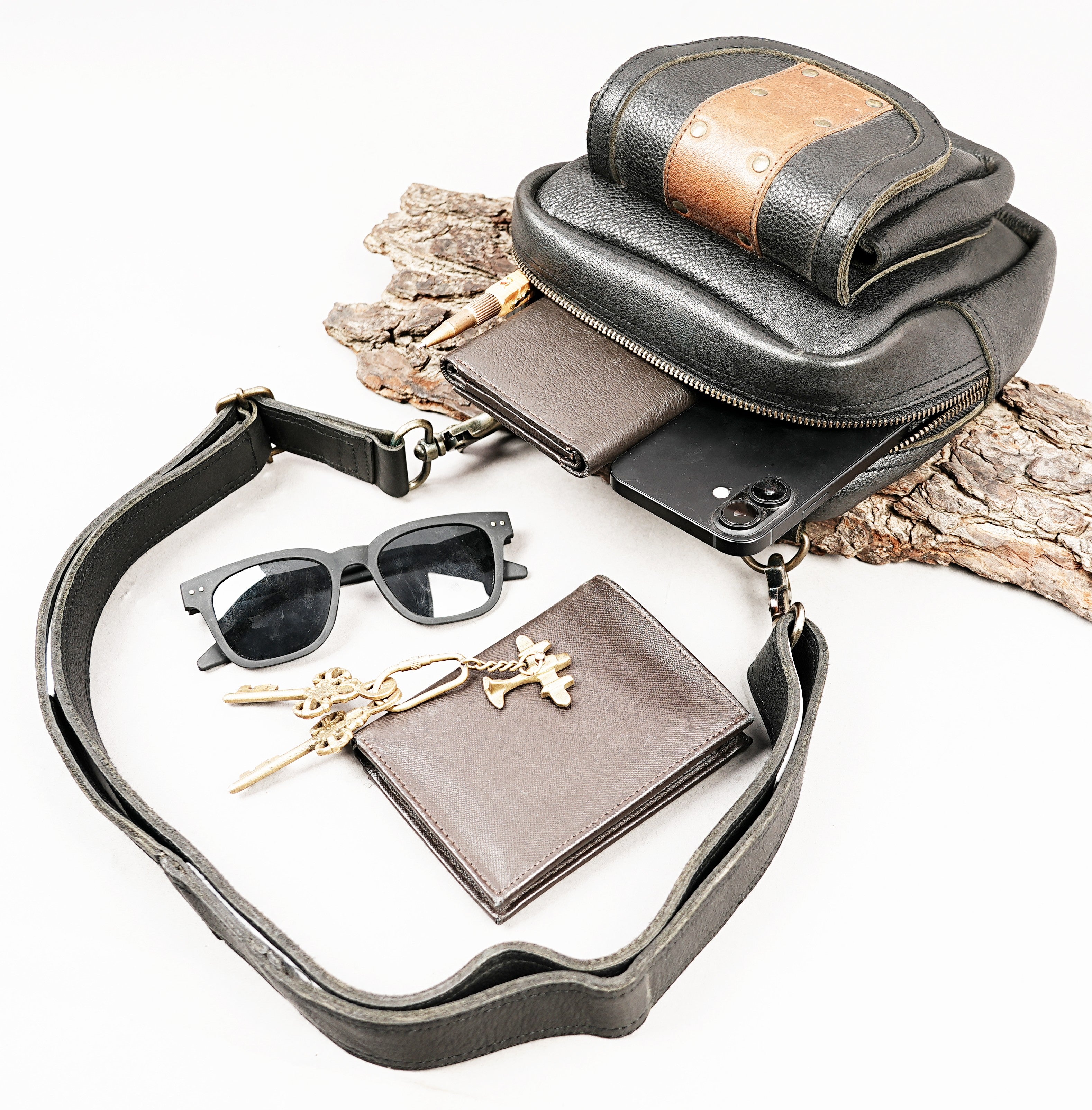Leather waist belt pouch with adjustable strap and compact design