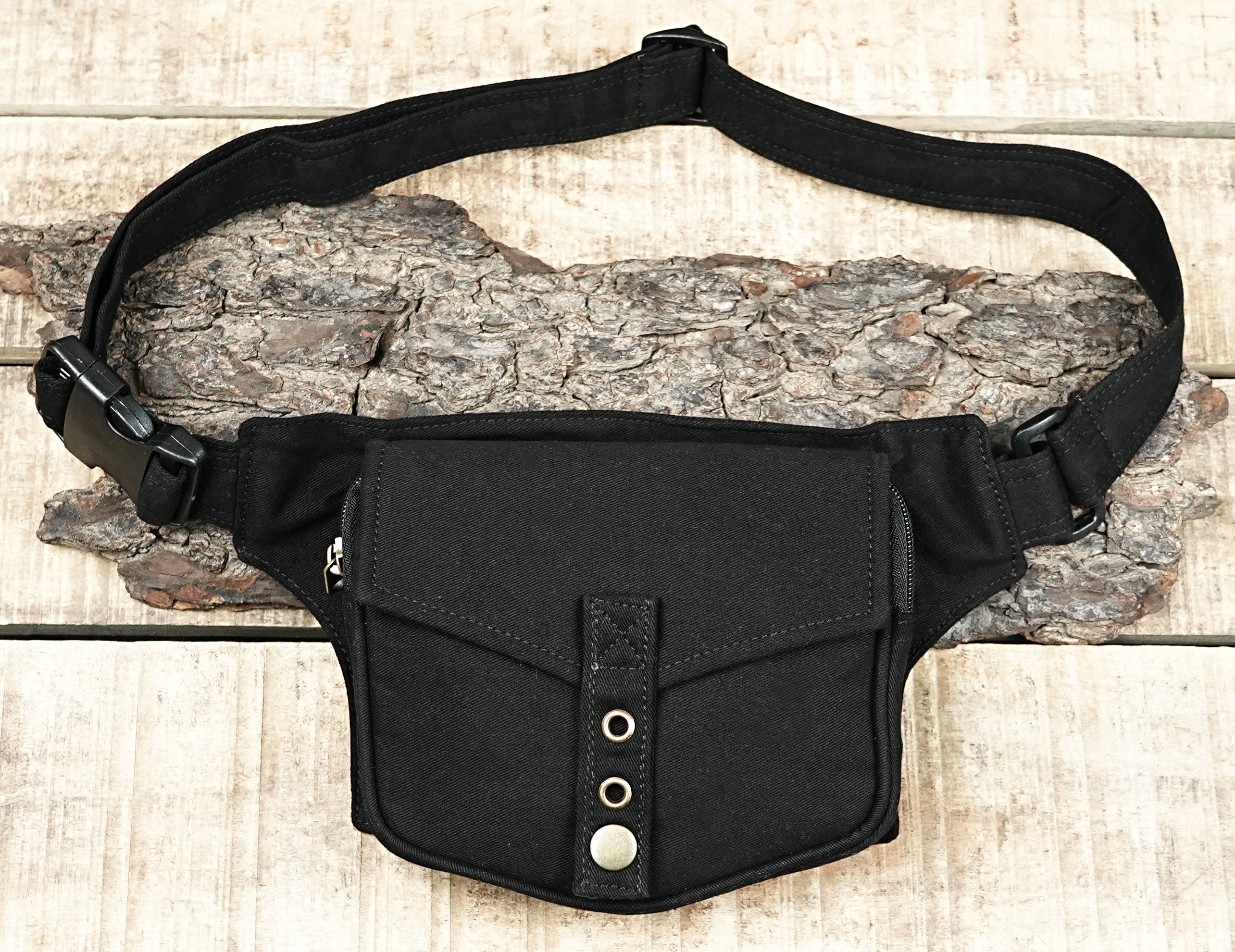 USA: Black Canvas Fanny Pack for Travel with Adjustable Hip Belt and Multi-Pocket Organizer.