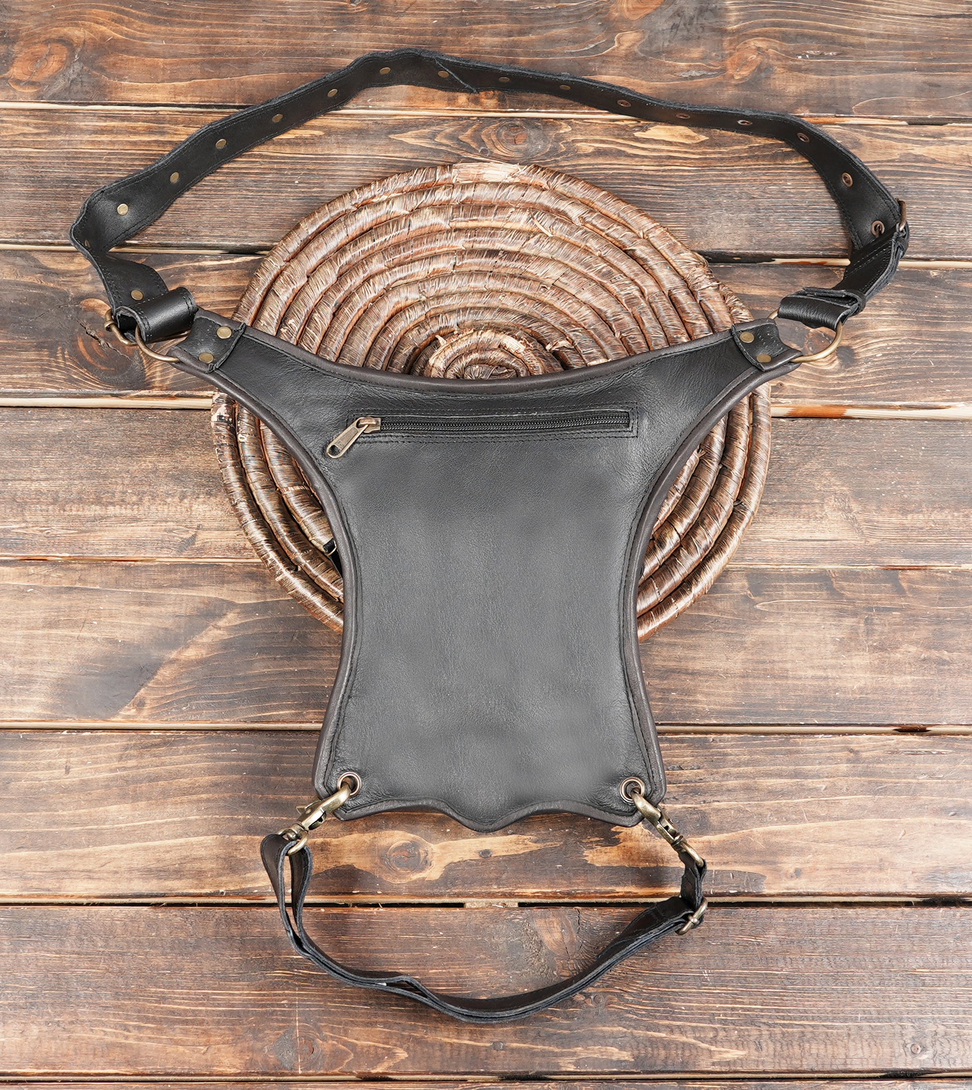 Steampunk inspired leather thigh holster pouch