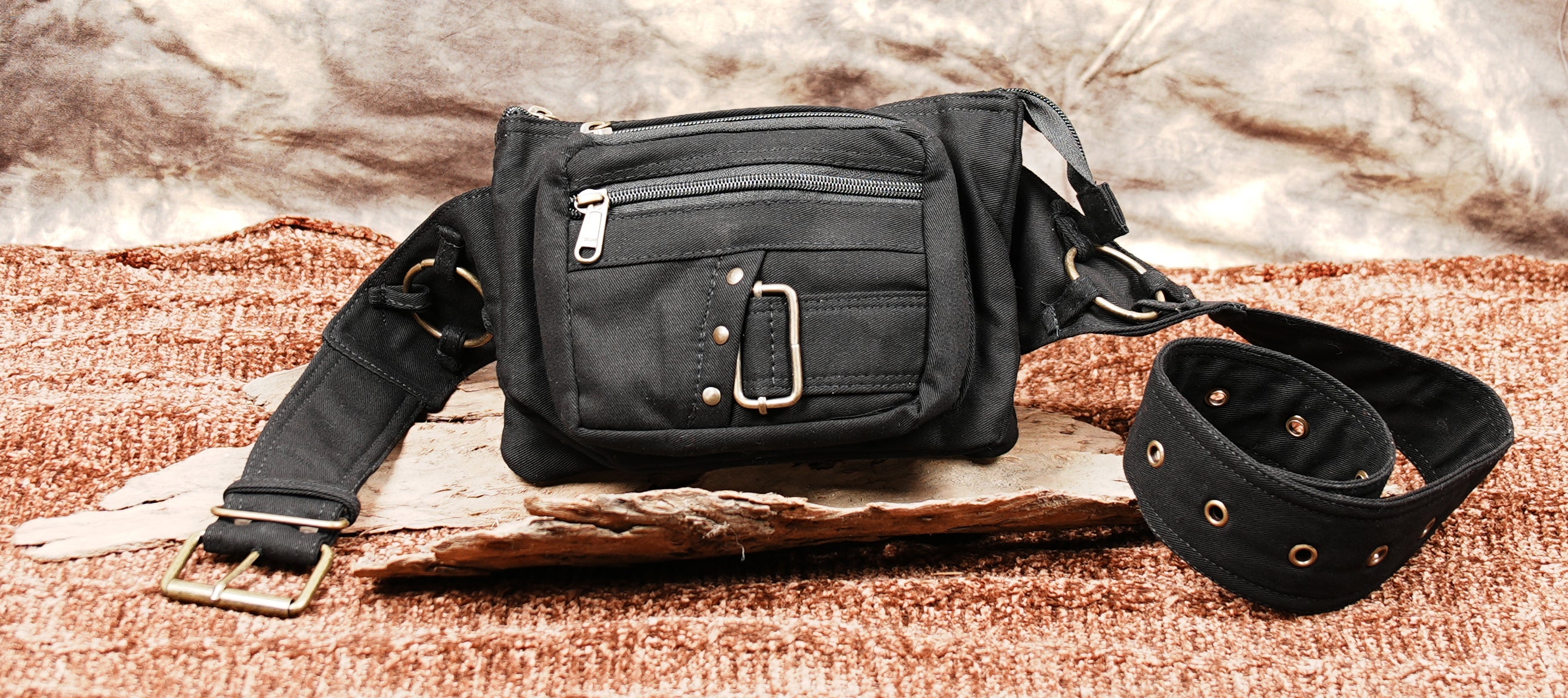 Unisex utility waist pouch with adjustable belt and zipper storage