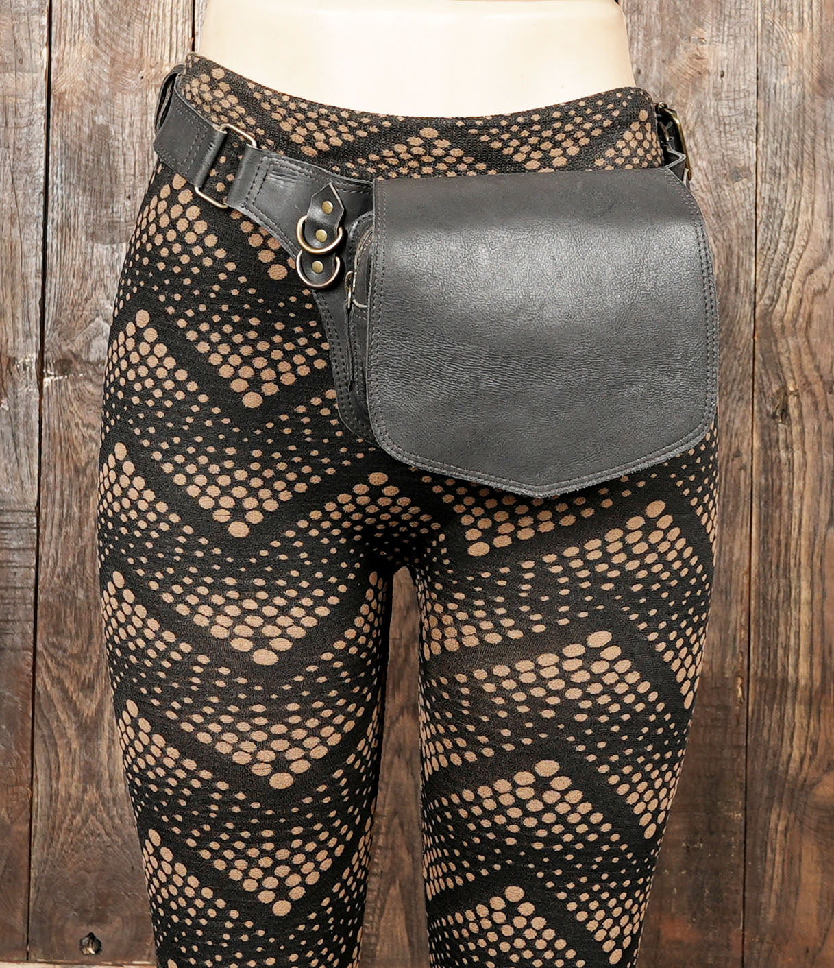 Durable leather waist bag for men and women