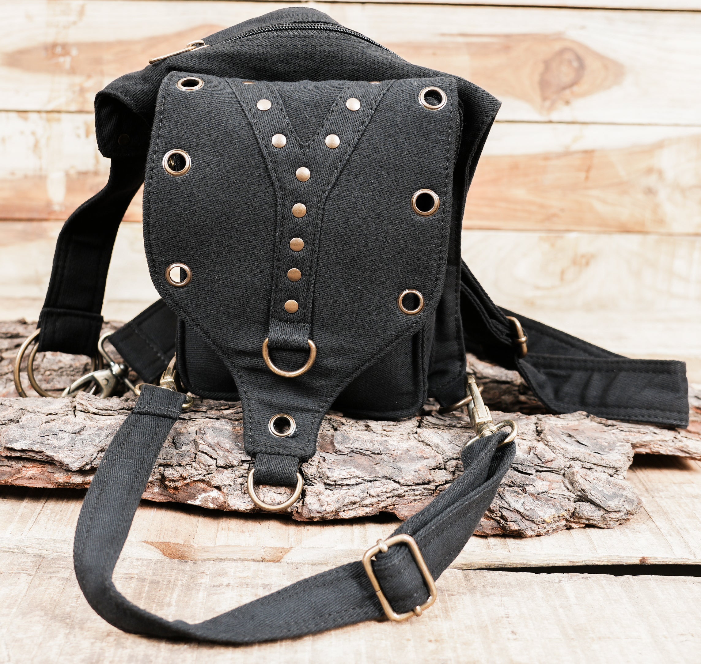 Handmade utility belt pouch with detachable thigh straps