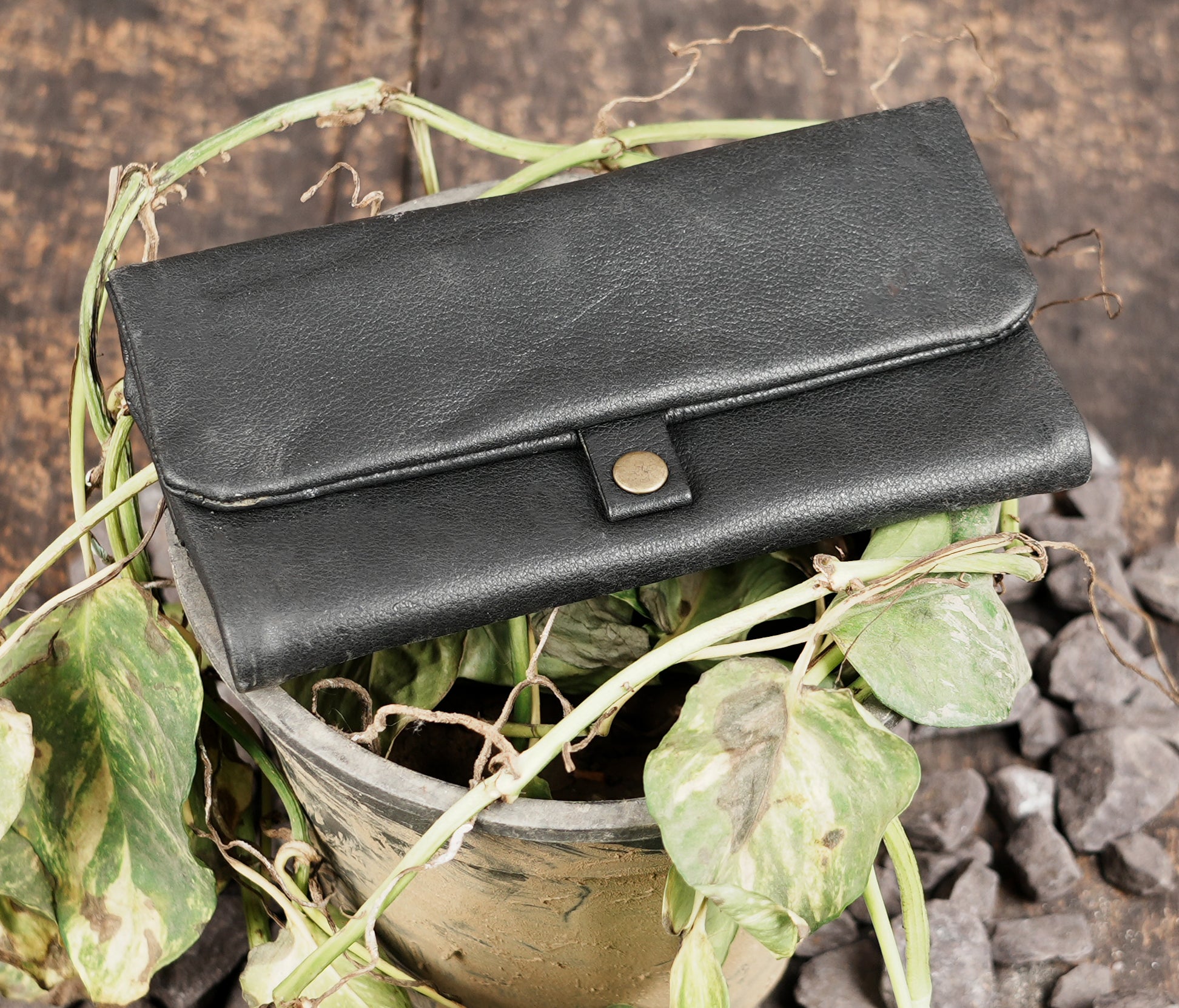 leather smoking pouch