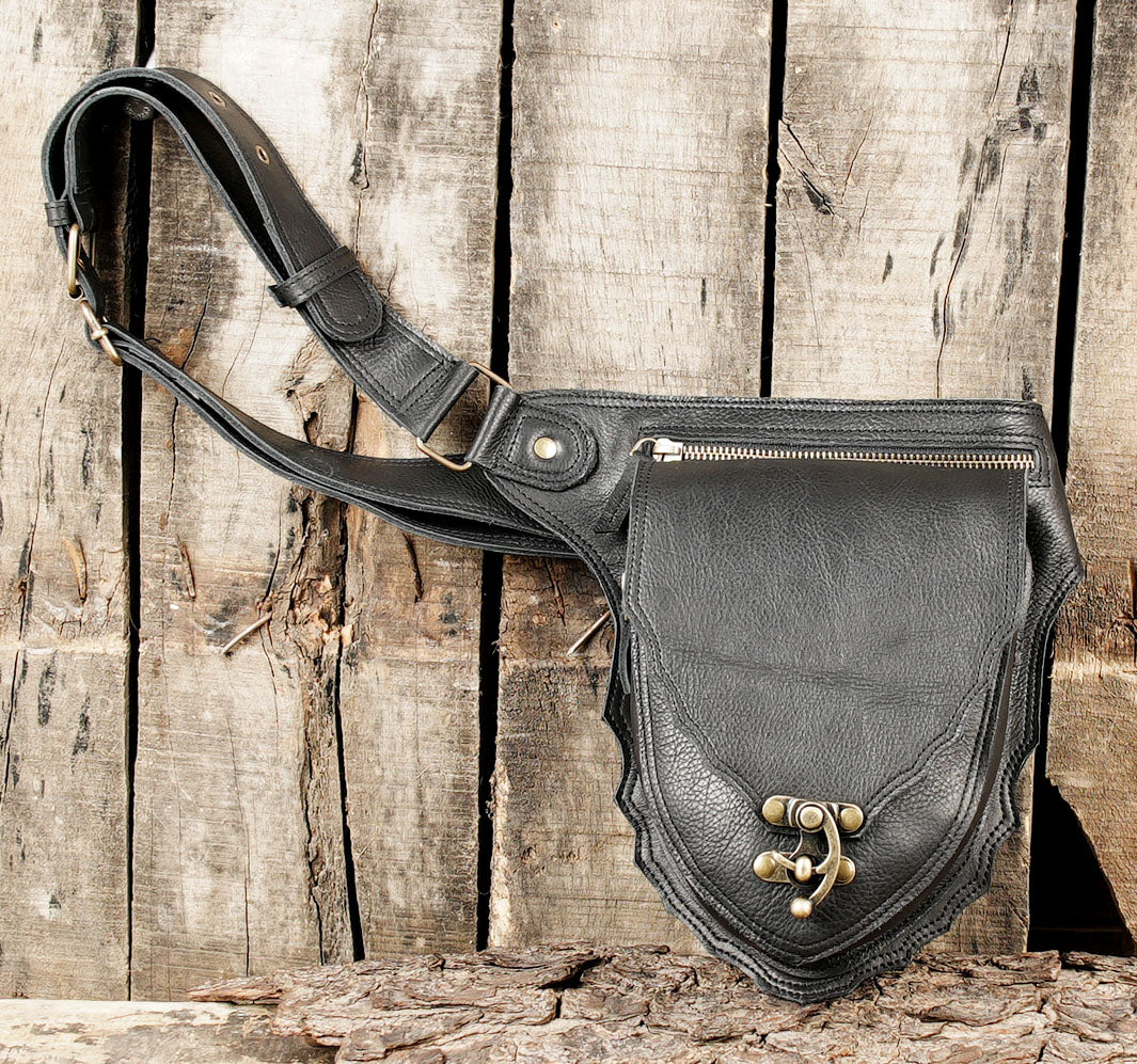 Leather travel waist belt with front pocket