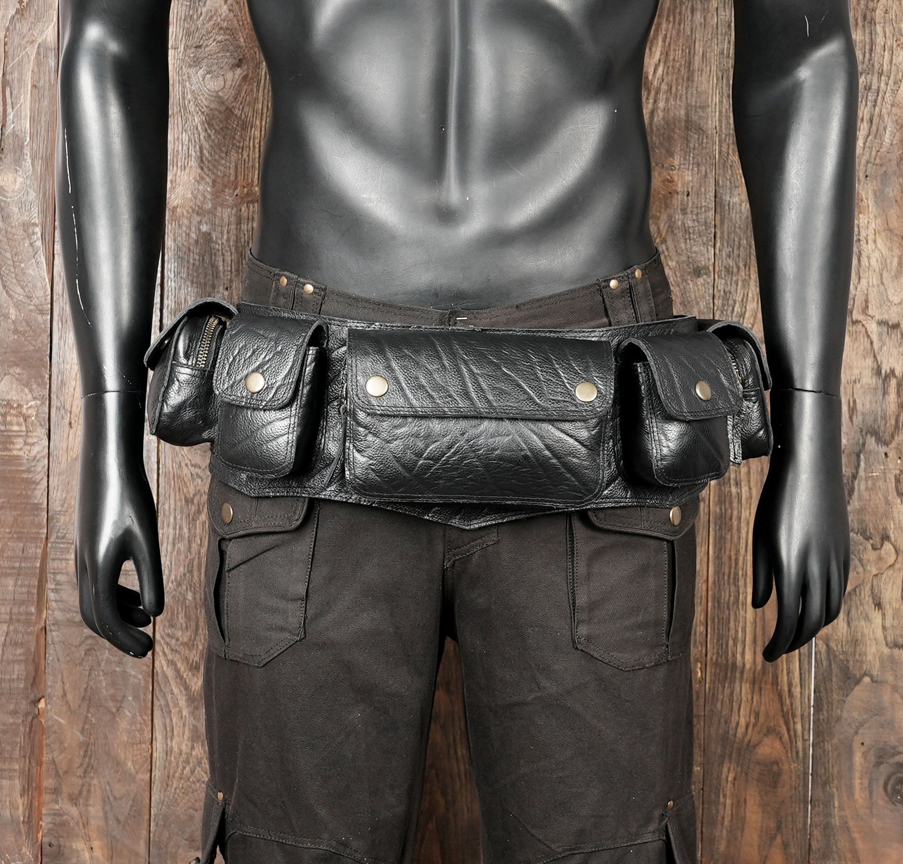 Stylish Leather Waist Pouch – Multi Pocket Belt for Men & Women