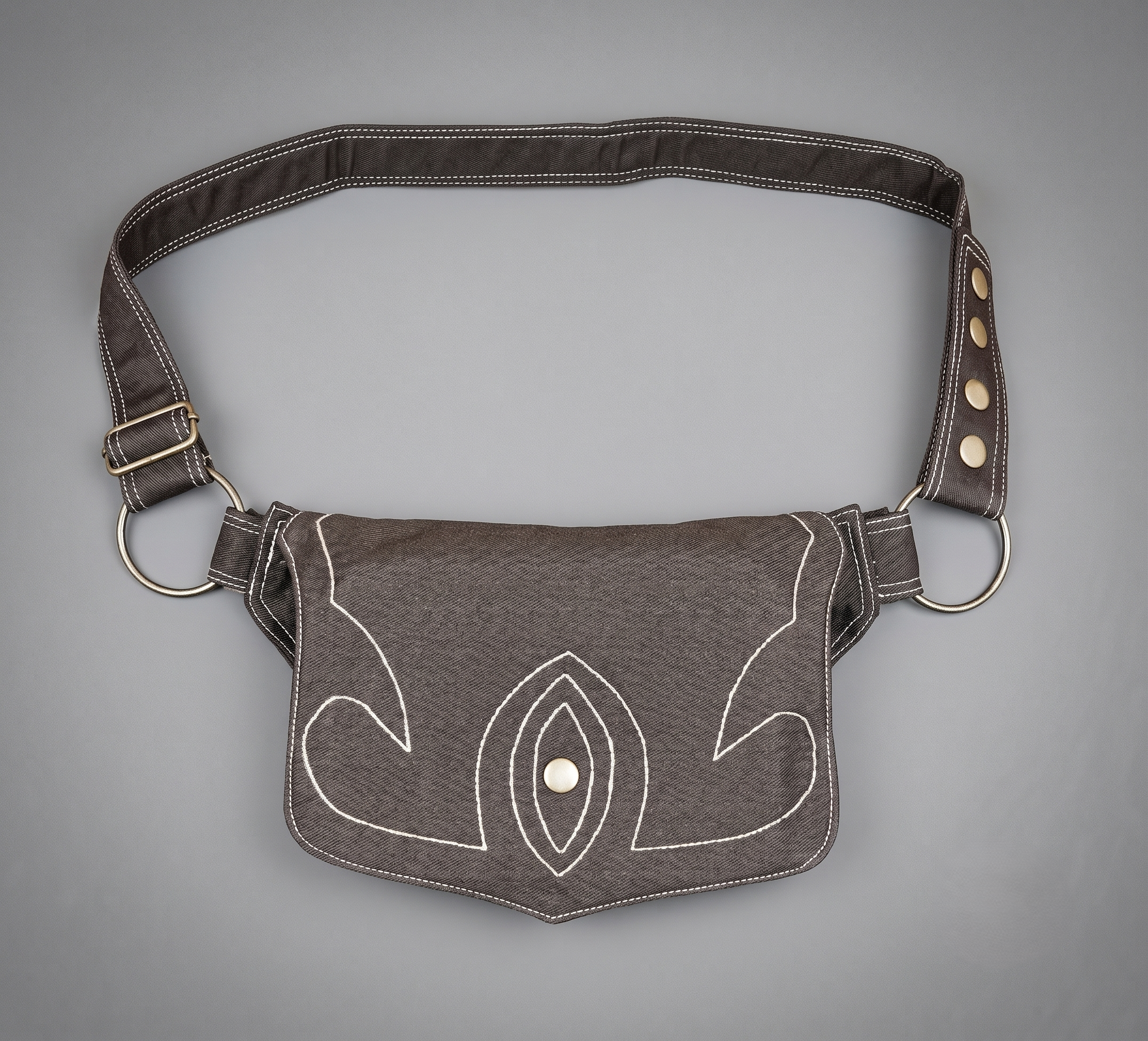 Durable fanny pack with adjustable brass buckle strap, ideal for outdoor wear