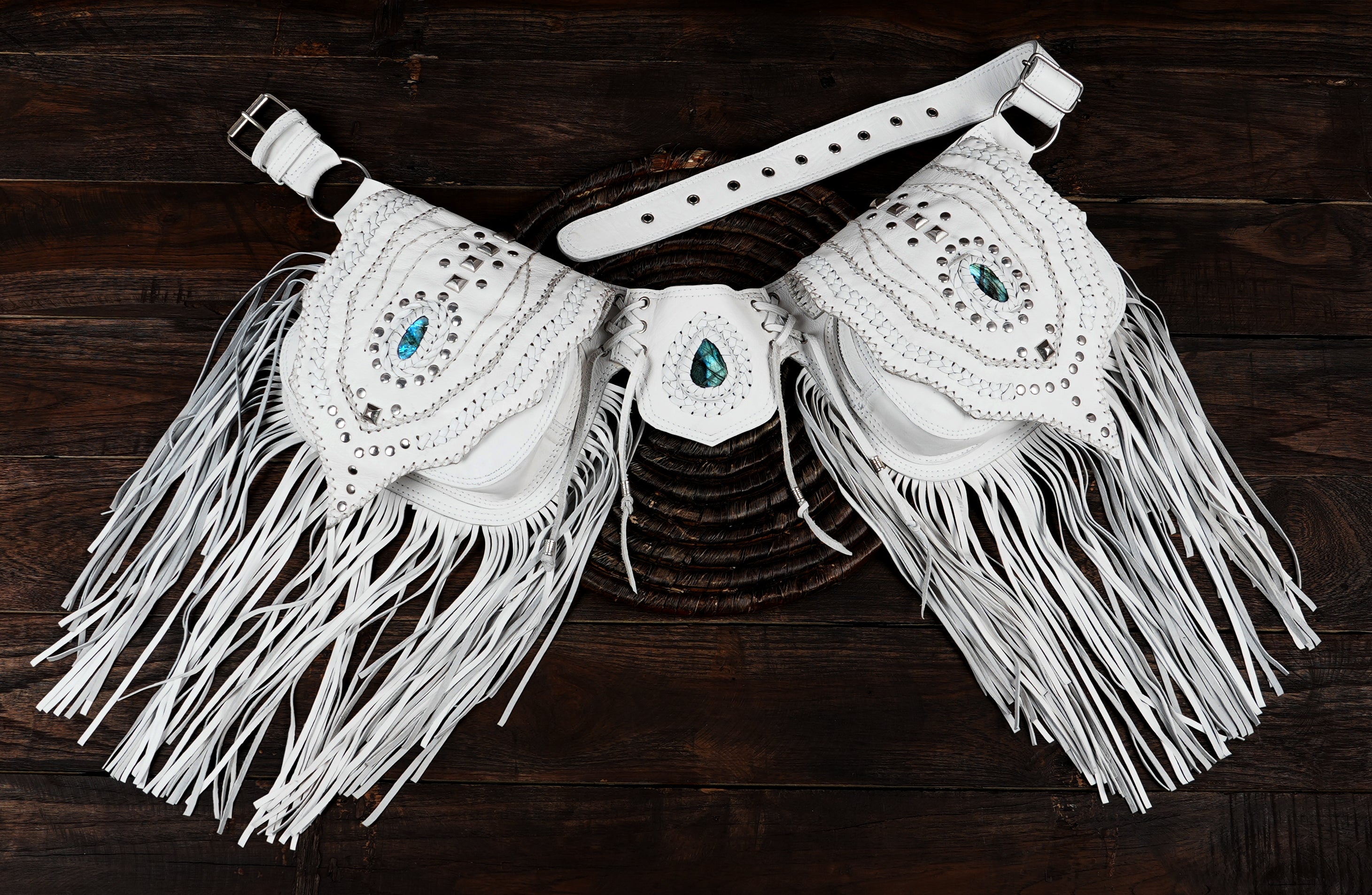 Fringe Tassel Style – Long leather tassels add movement, style, and a bold bohemian festival look.