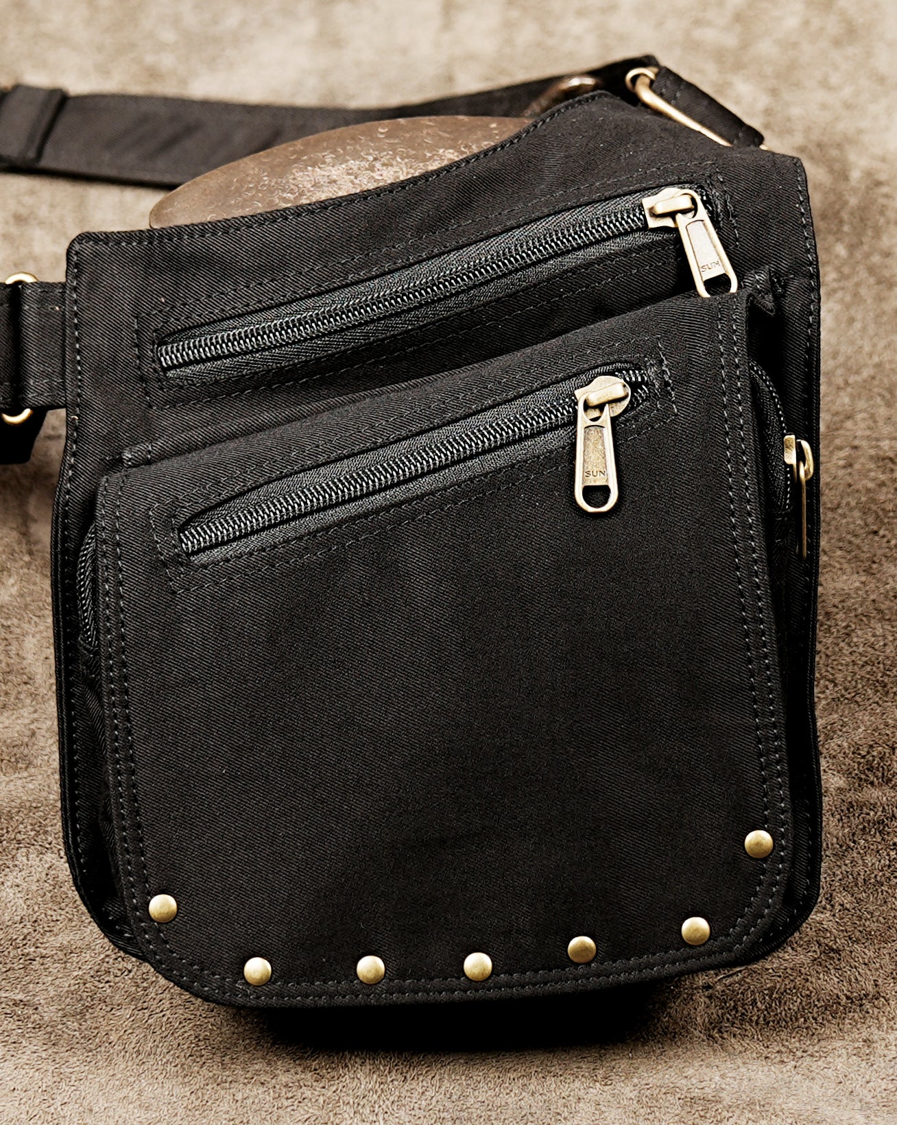 Festival holster bag in black cotton with dual side pockets
