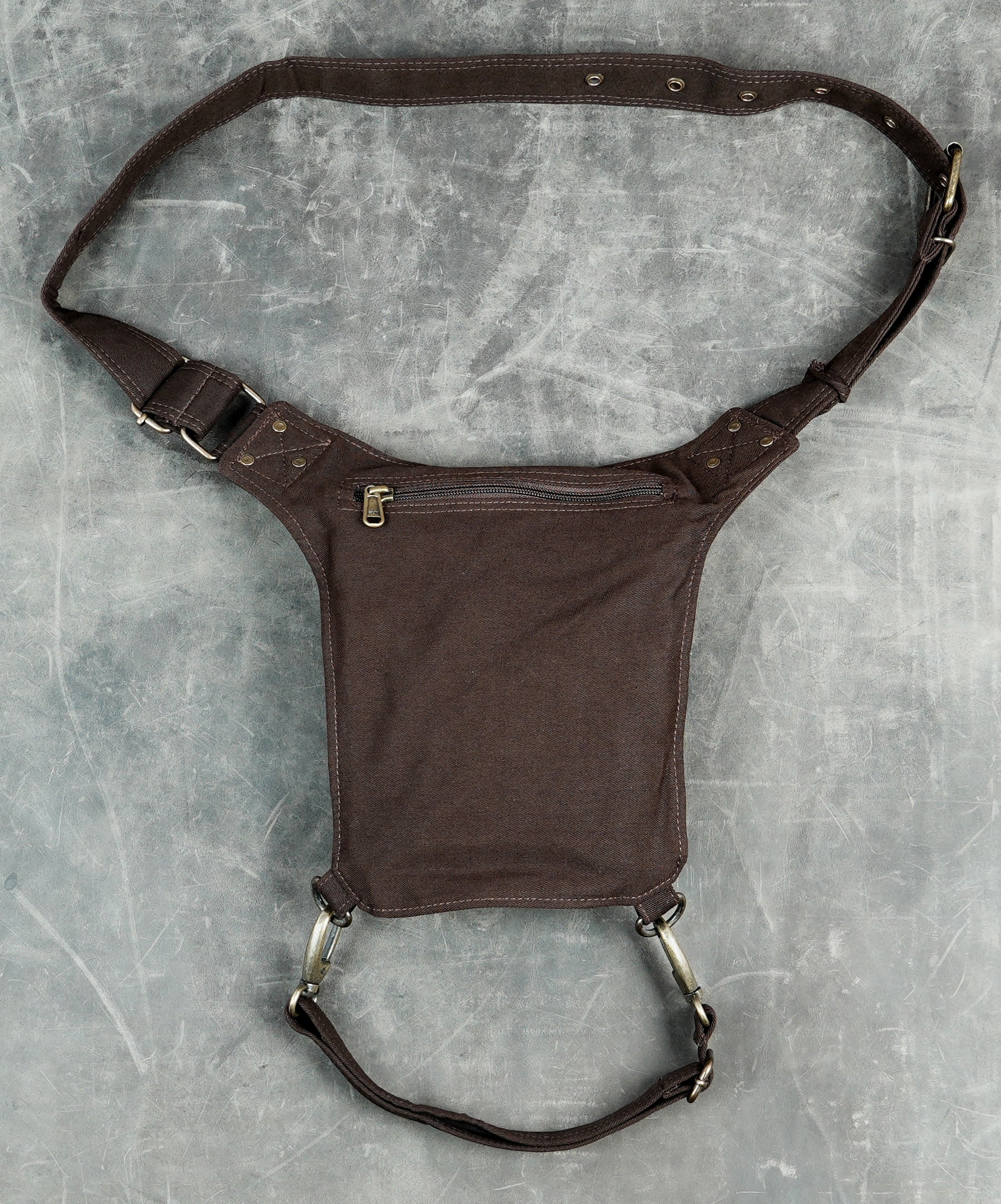 1. Cotton thigh pouch with lace detail for hands-free travel