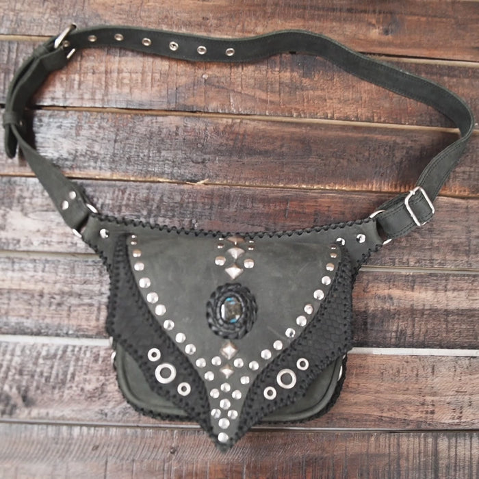 Adjustable waist strap with multiple buckle holes