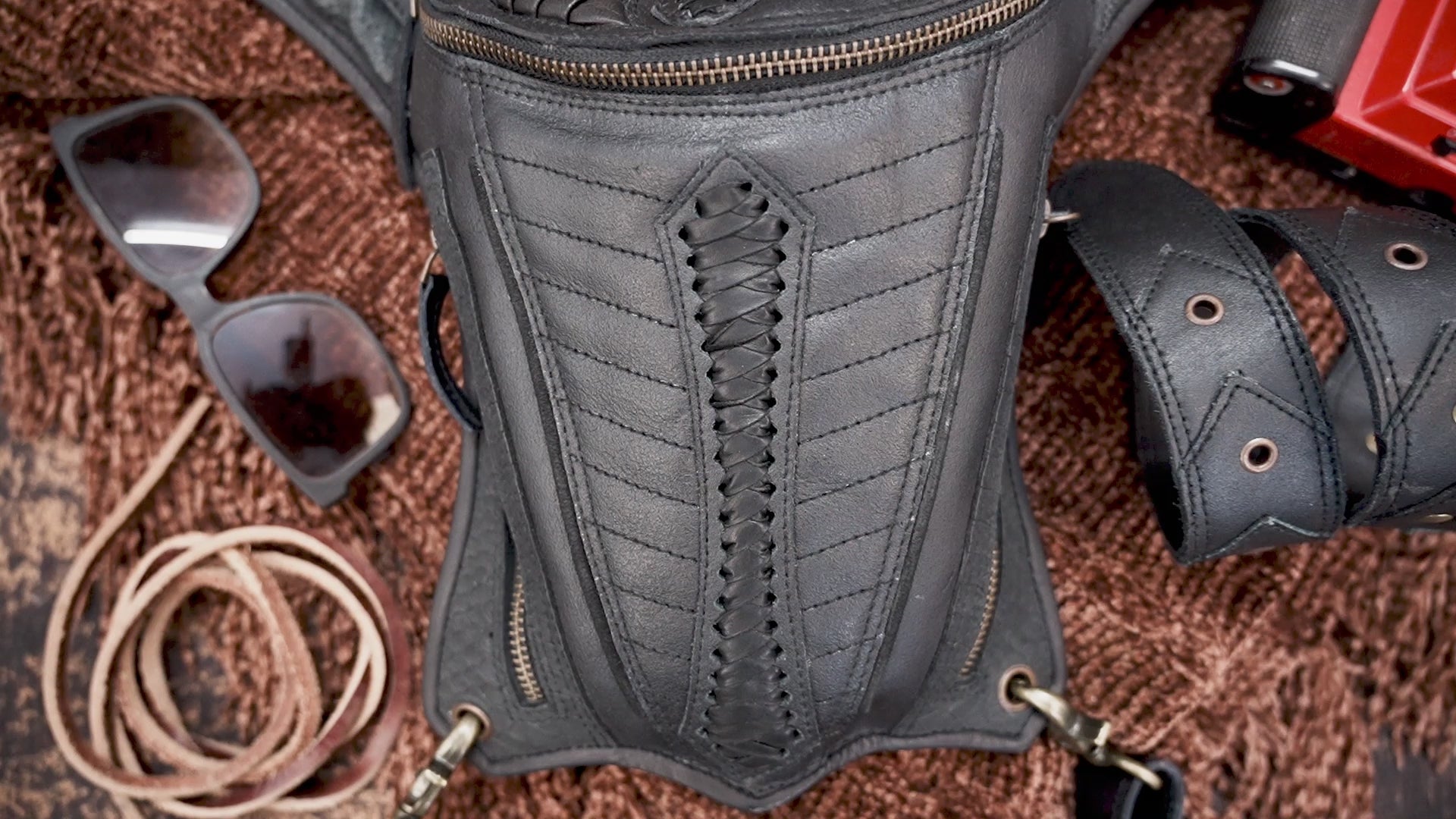 Handmade leather thigh holster bag with zipper storage