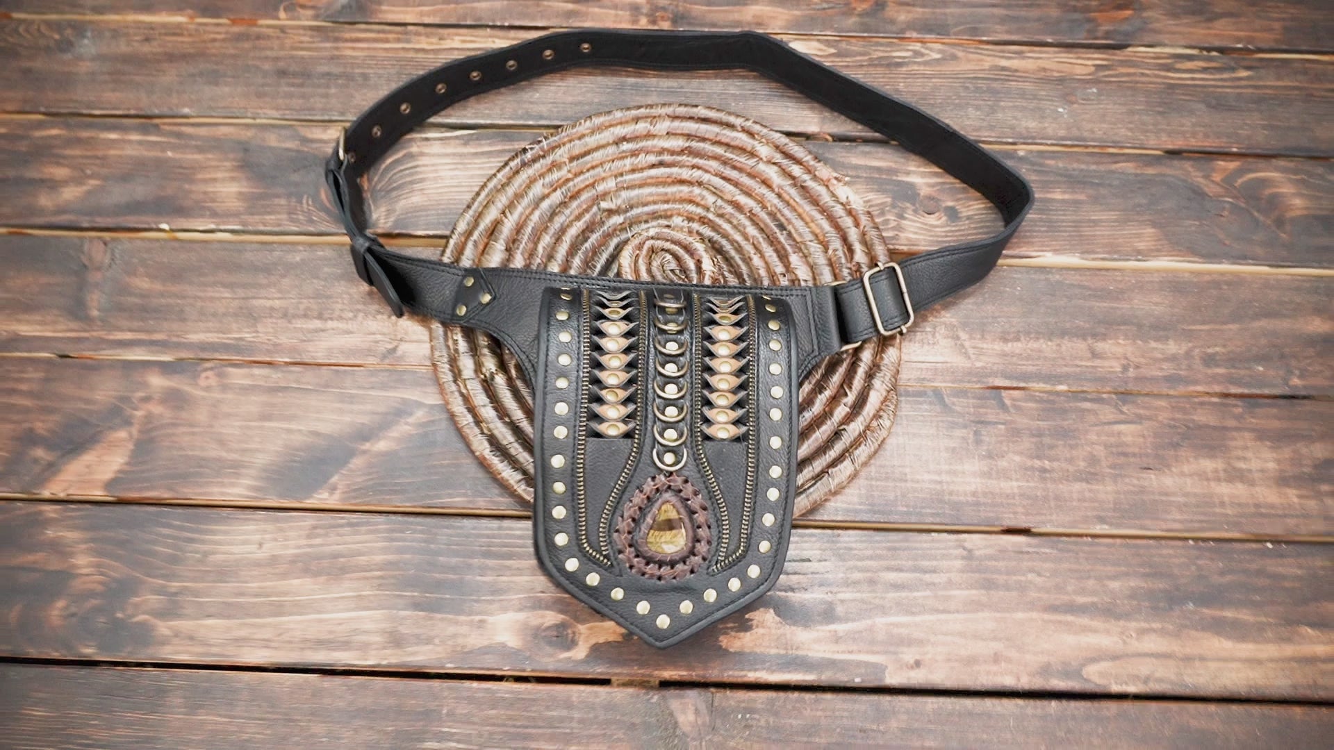 Handmade Leather Waist Belt with Gemstone Centerpiece || Boho Leather Waist Belt with Multi Pocket Design (LT-AB-WB-6180)