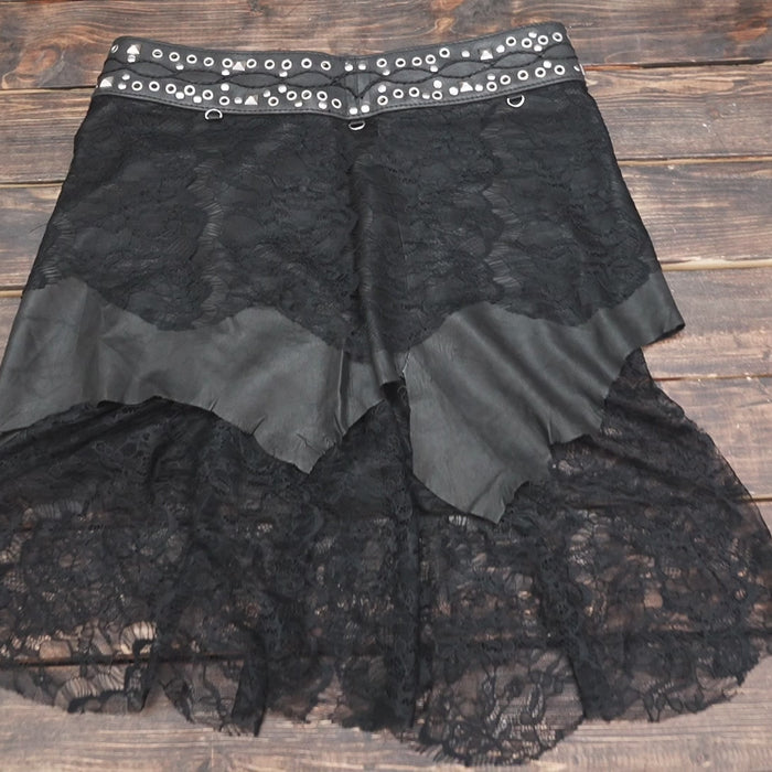 Adds a statement touch to boho or gothic wardrobes.