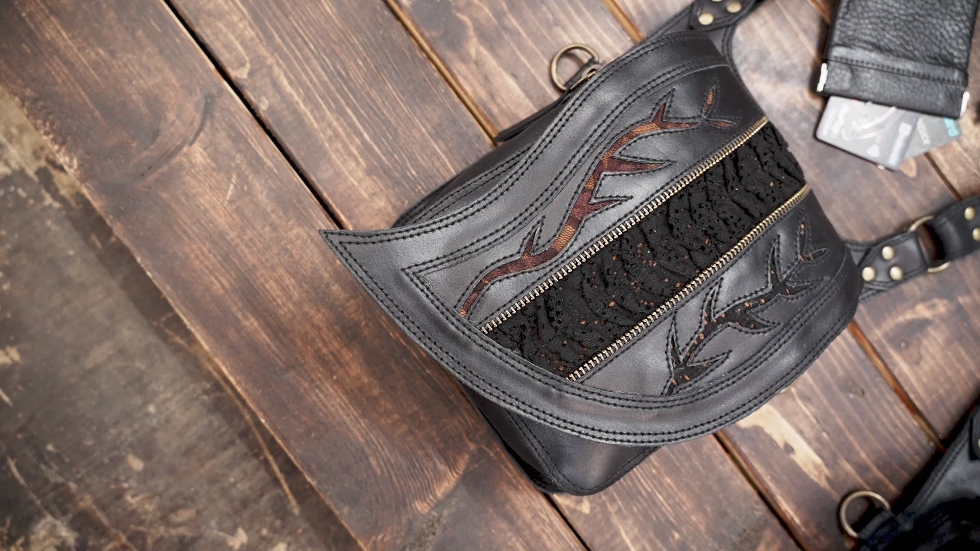 Gothic Leather Holster with Lace-Up Design – Steampunk & Cosplay Bag