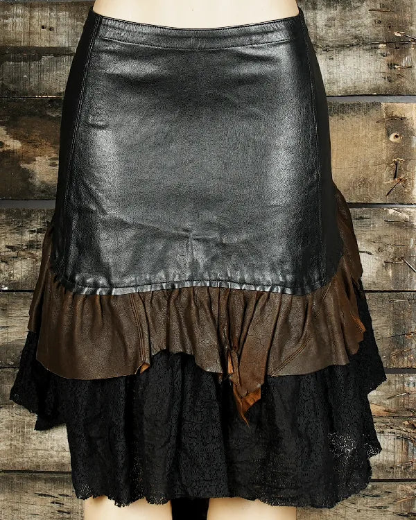 Western-inspired leather tiered skirt for women’s fashion.