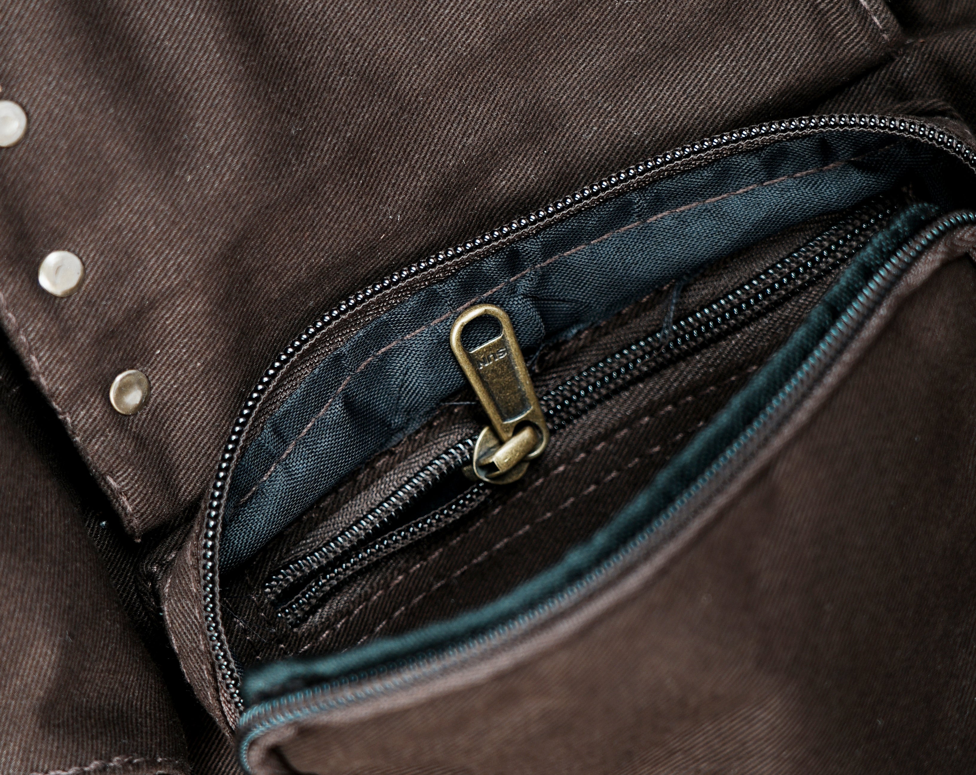 Steampunk brown cotton utility belt with two zip pockets and lace detail